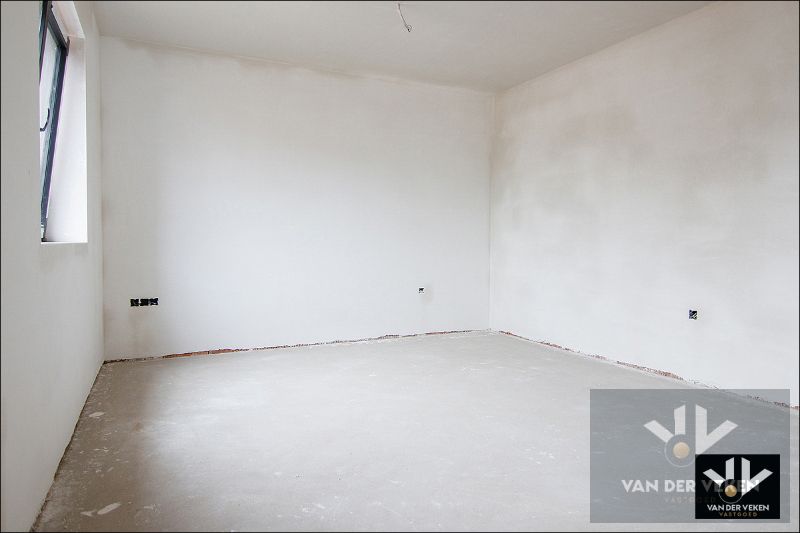 Volledig afgewerkte ruime, moderne nieuwbouwwoning met 3 ruime slaapkamers en een leefzolder (66 m²!) op een zeer goed bereikbare locatie te Tuilt (Kuringen) foto 21