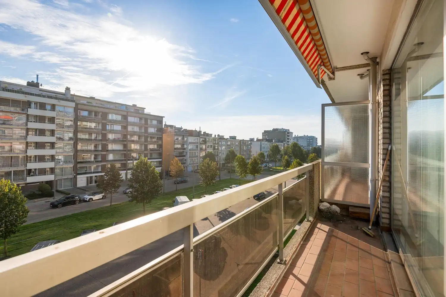 Ruim en lichtrijk appartement met 2 slaapkamers en 2 terrassen in Deurne! foto 3