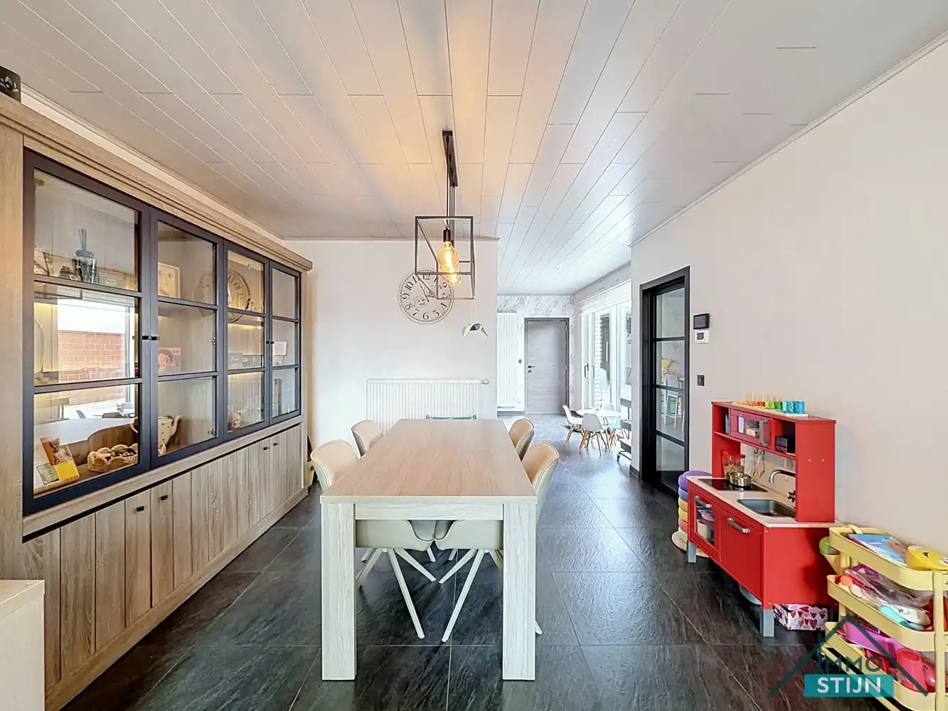Instapklare woning met werkplaats foto 4