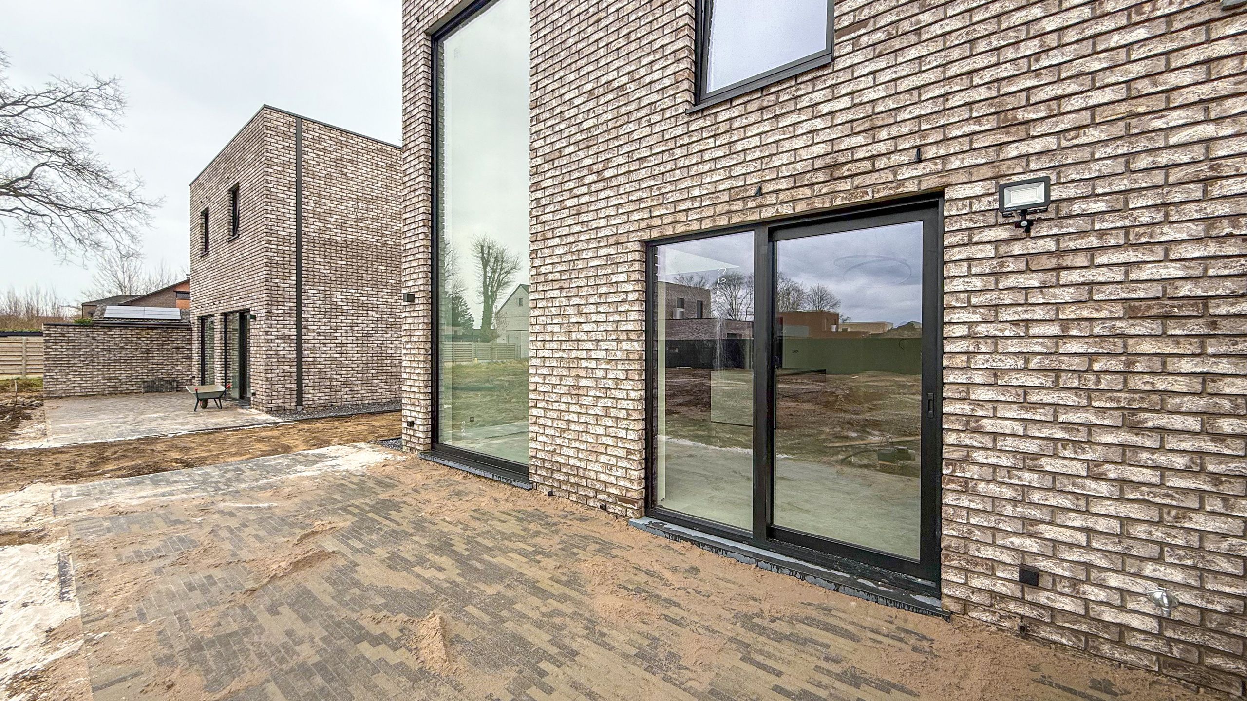 Goed gelegen recente nieuwbouwwoning met 3 slpkm en tuin! foto 33