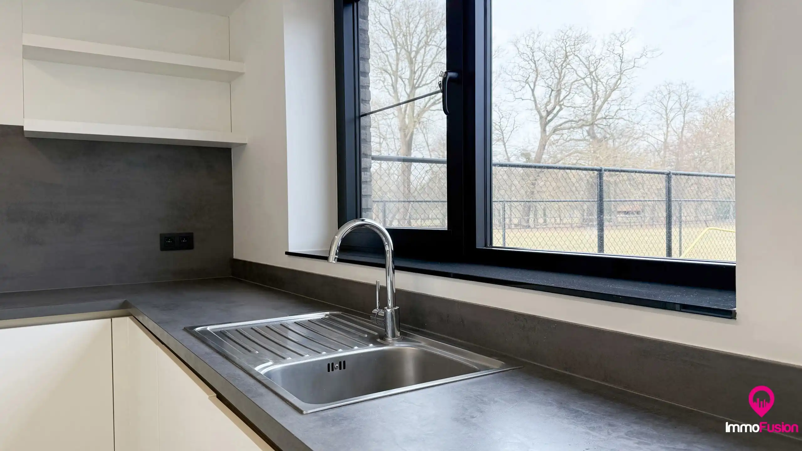 Moderne halfopen bebouwing met 3 slpks, airco en tuintje! foto 13