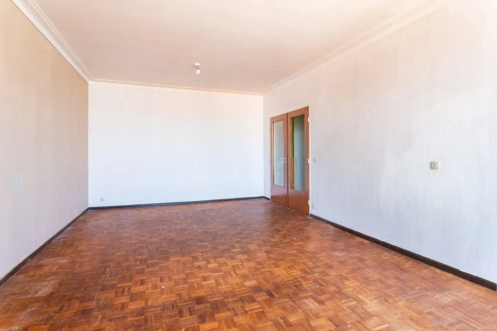 Ruim en licht appartement met 2 slaapkamers foto 3