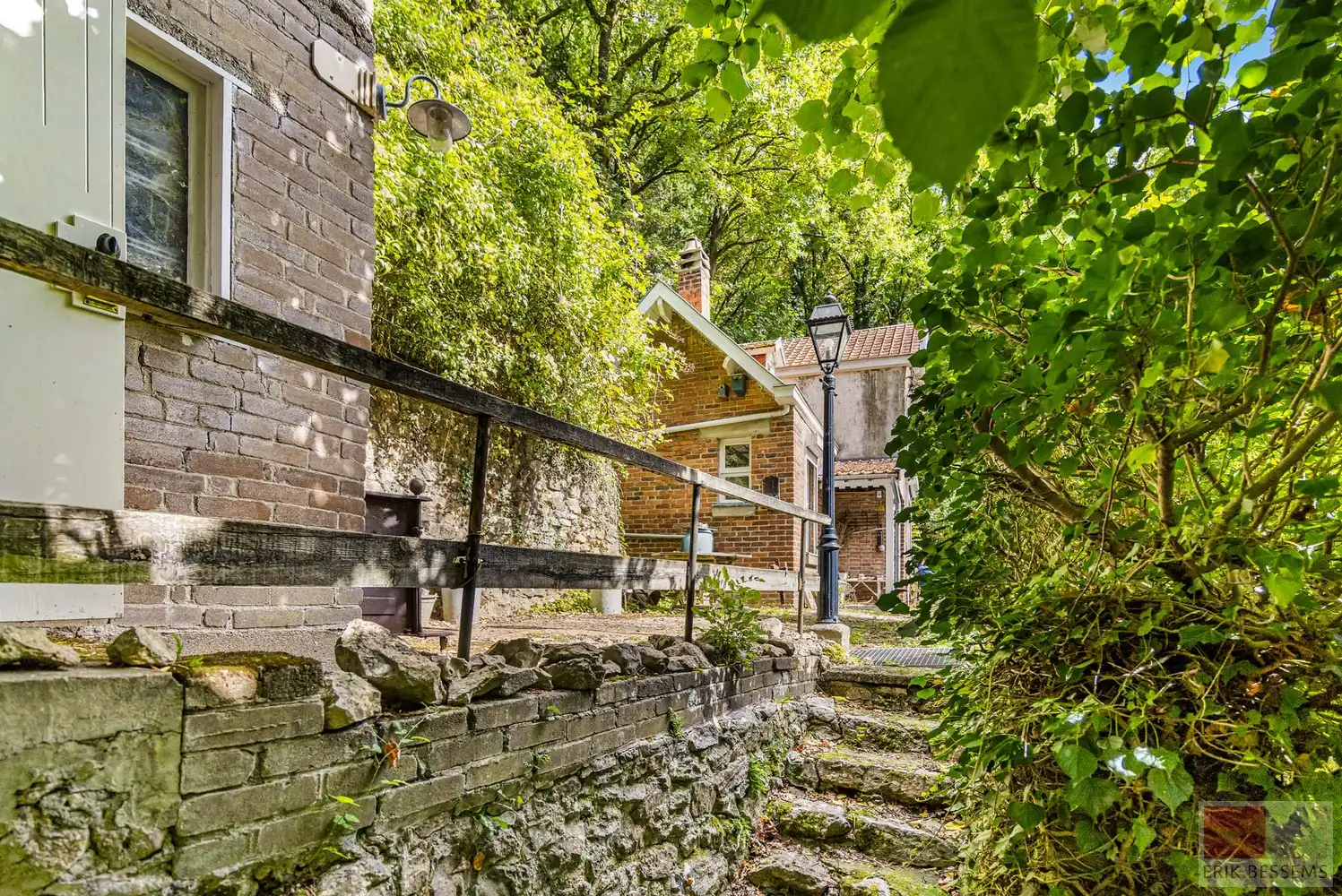 Uitzonderlijke boswoning foto 20