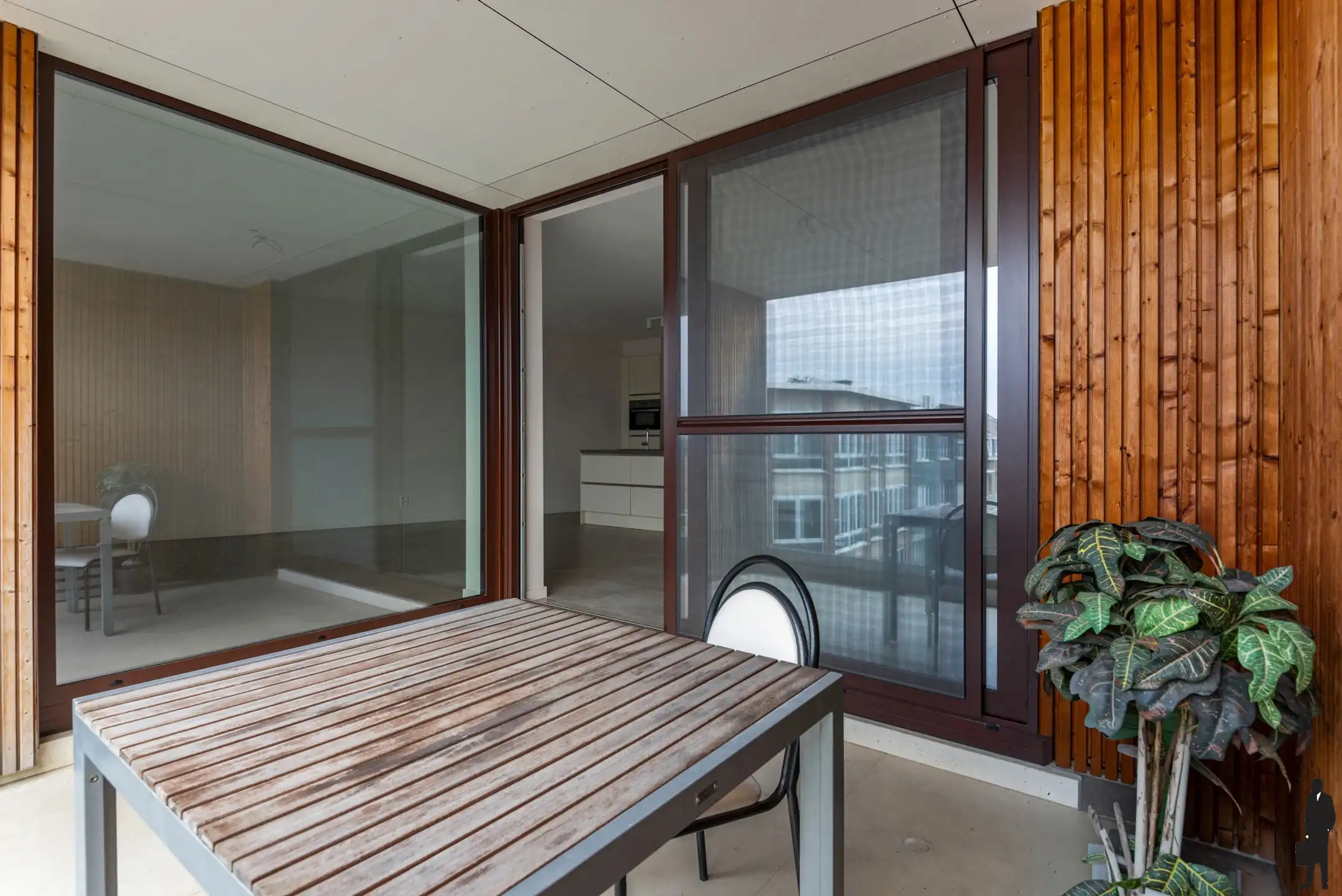 Modern appartement met 2 slaapkamers en overdekt terras foto 8