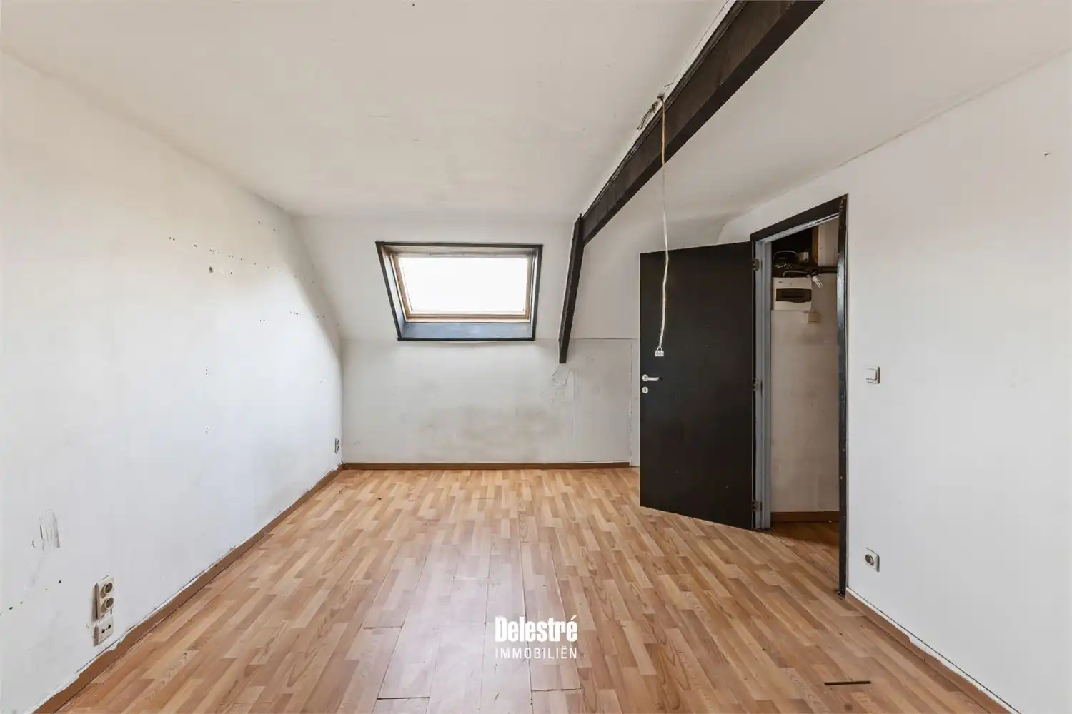 RENOVATIEPAREL MET 4 SLPK. GARAGE EN ZALIGE TUIN WELLE foto 19