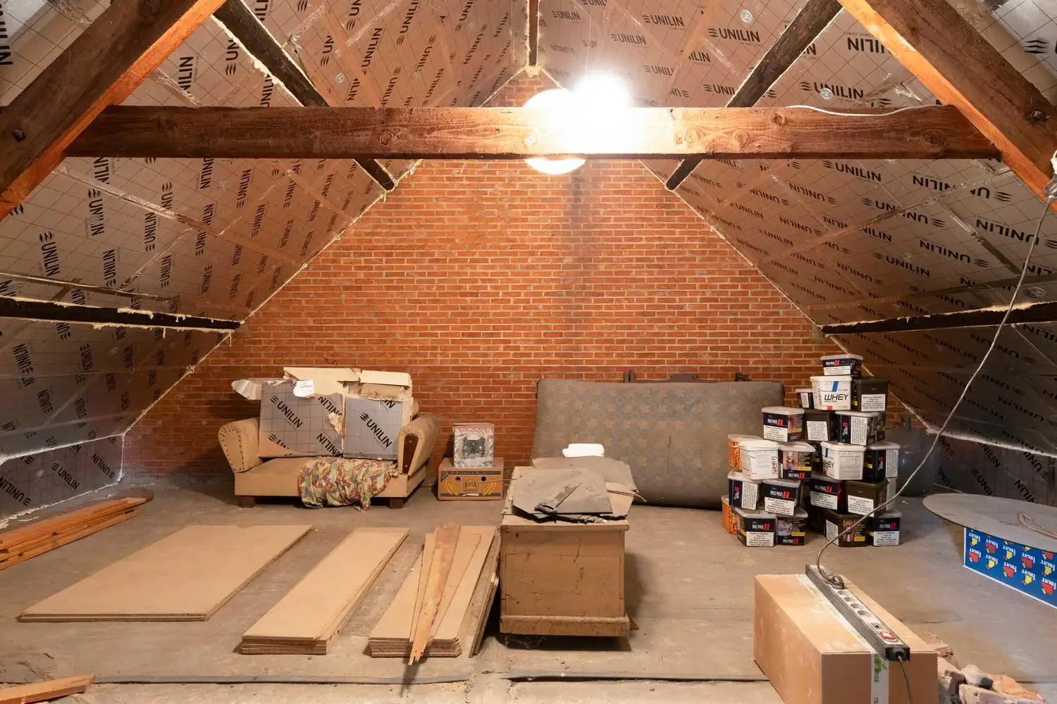 RUIME EN GERENOVEERDE WONING MET 4 SLAAPKAMERS EN WESTGERICHTE TUIN TE HALEN! foto 26