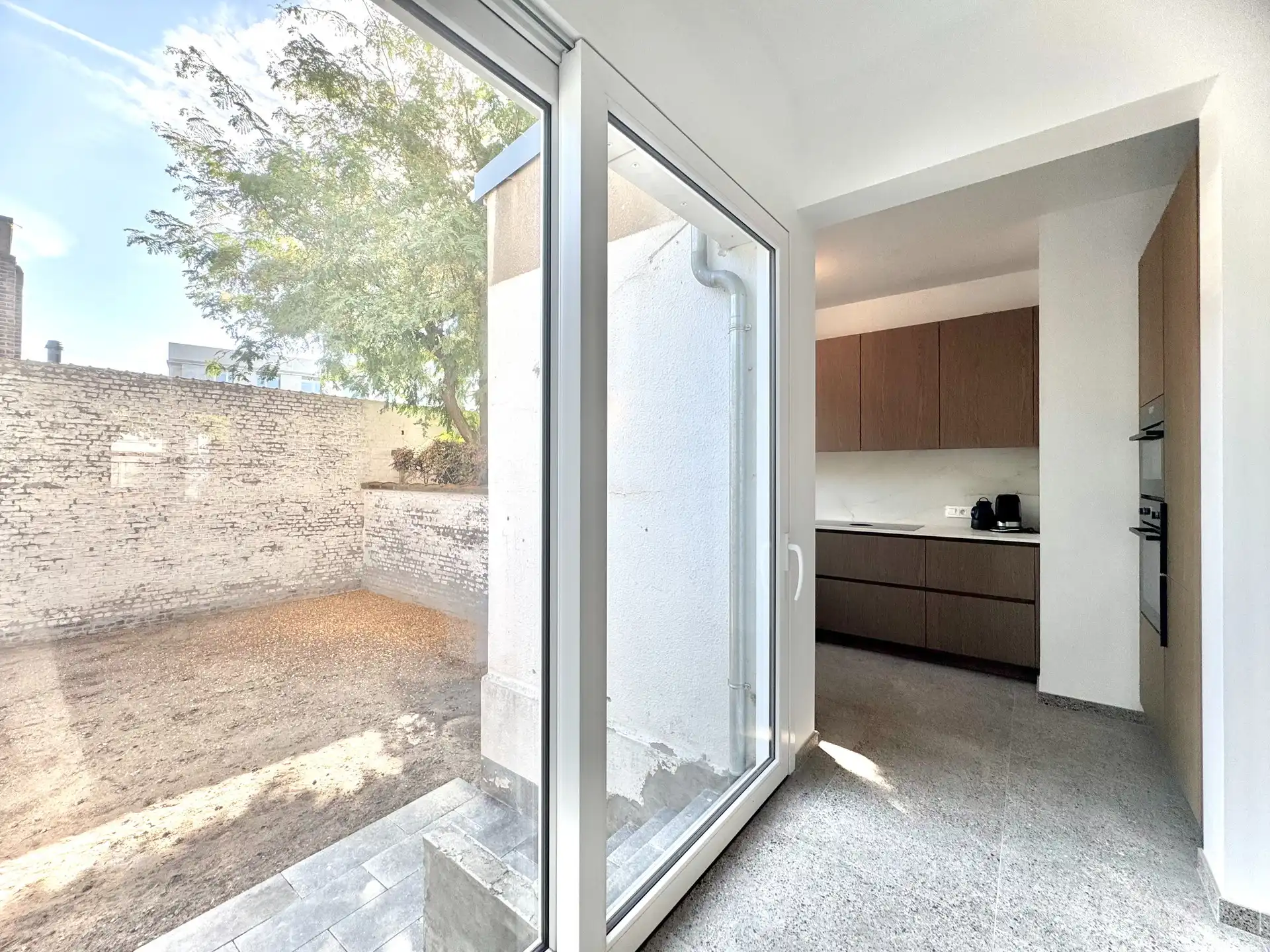 GERENOVEERDE HERENWONING | 3 KAMERS | TUIN | CENTRUM KORTRIJK foto 11