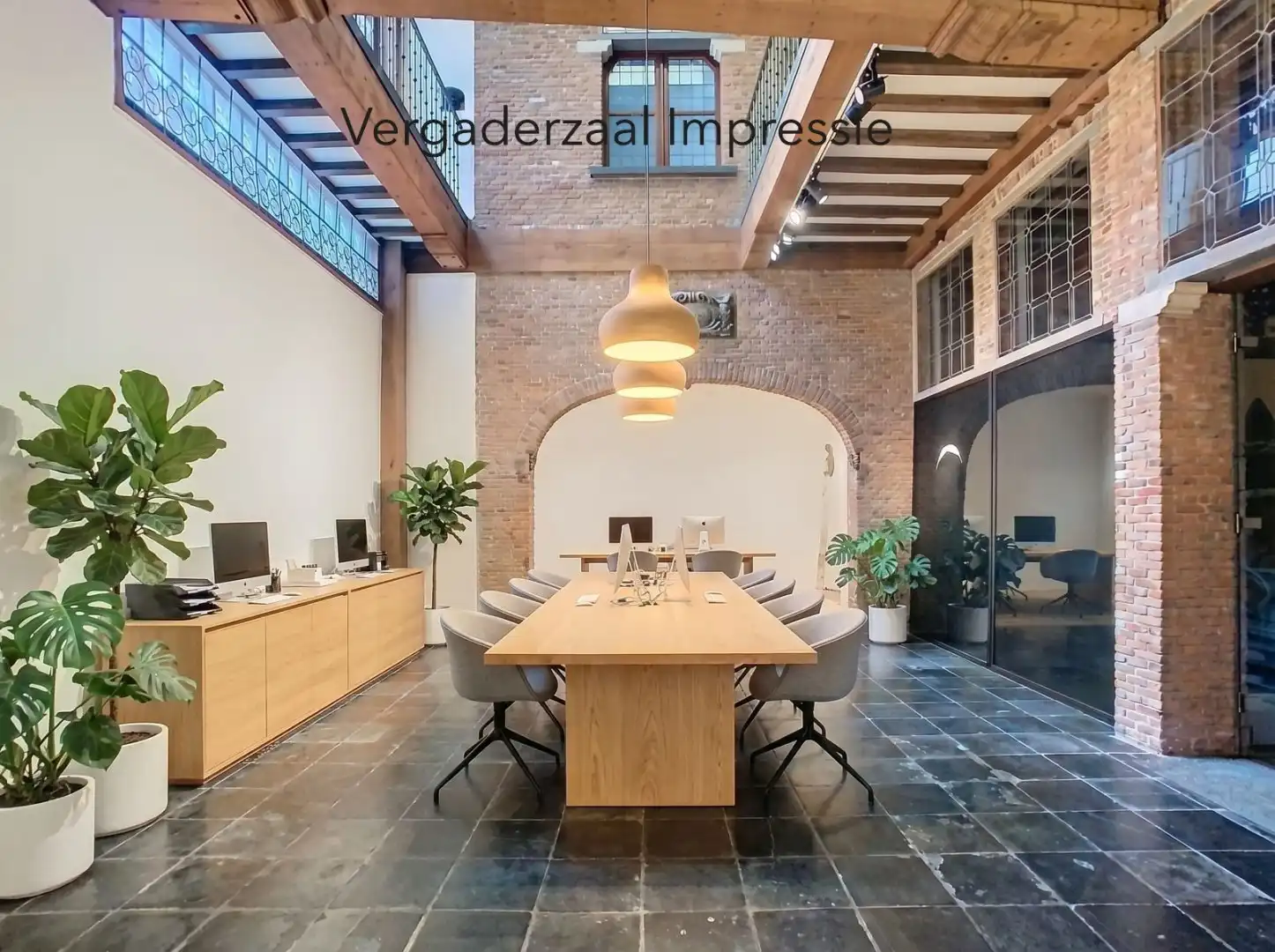 Handelsruimte 100m² in Hartje Antwerpen op steenworp van de Kathedraal. foto 3