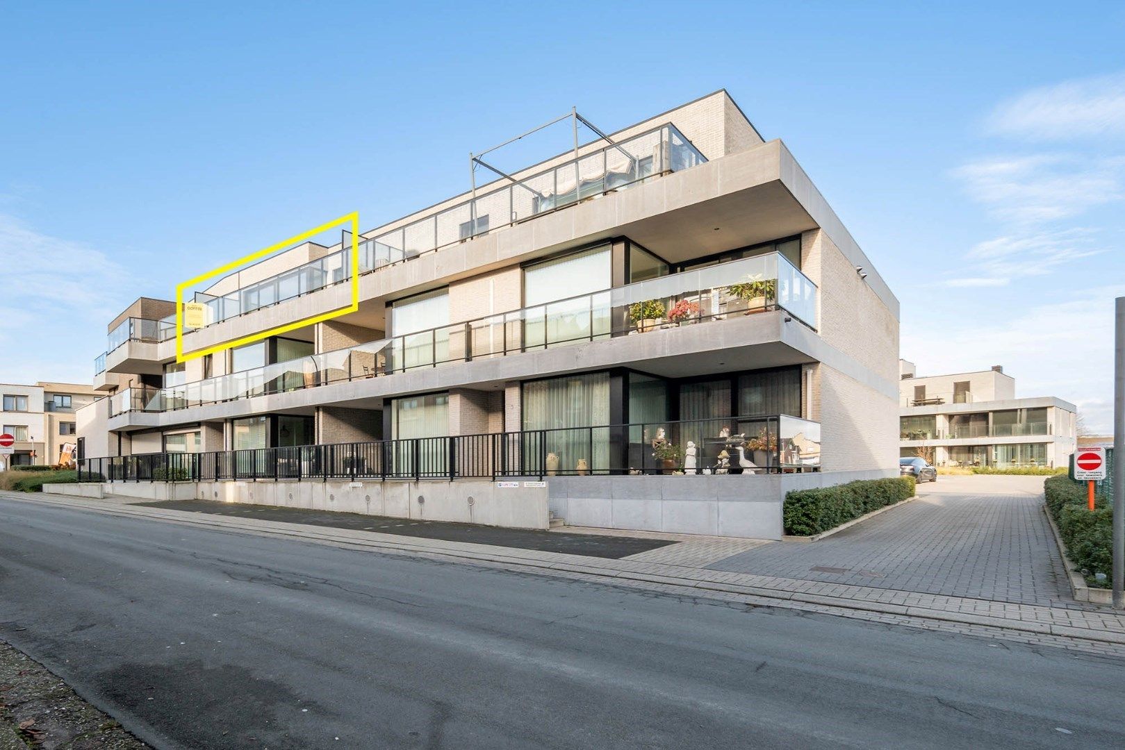 Knap hedendaags dakkappartement met ruime terrassen vlak bij het centrum foto 4