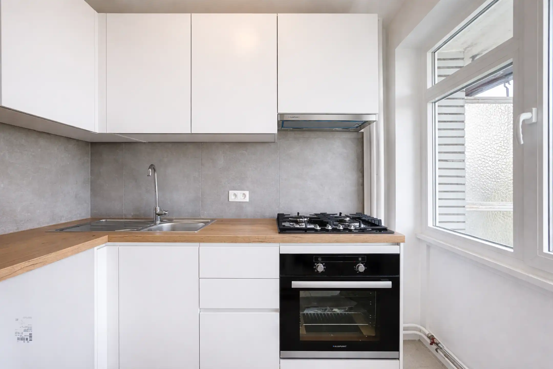 Prachtig gerenoveerd appartement met terras – instapklaar foto 8