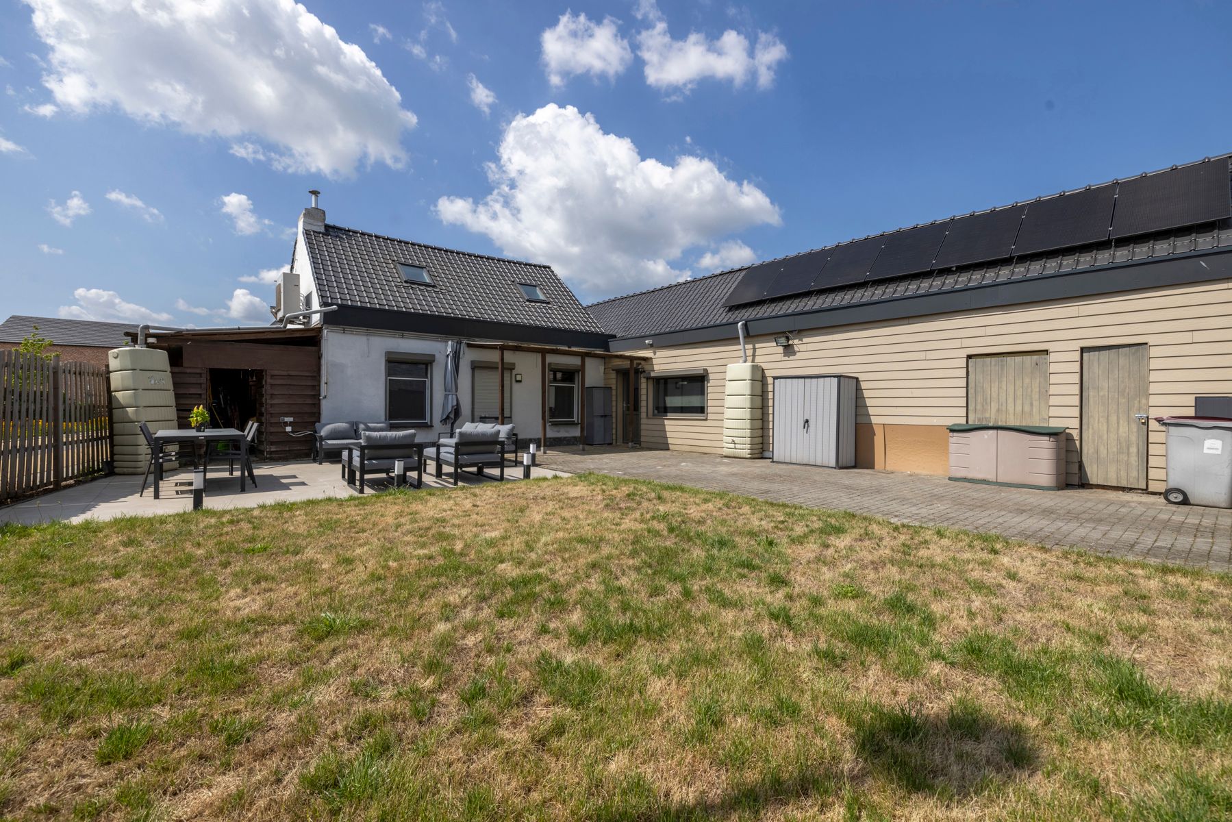 Woning met 2 slaapkamers, bureau en garage te koop! foto 19