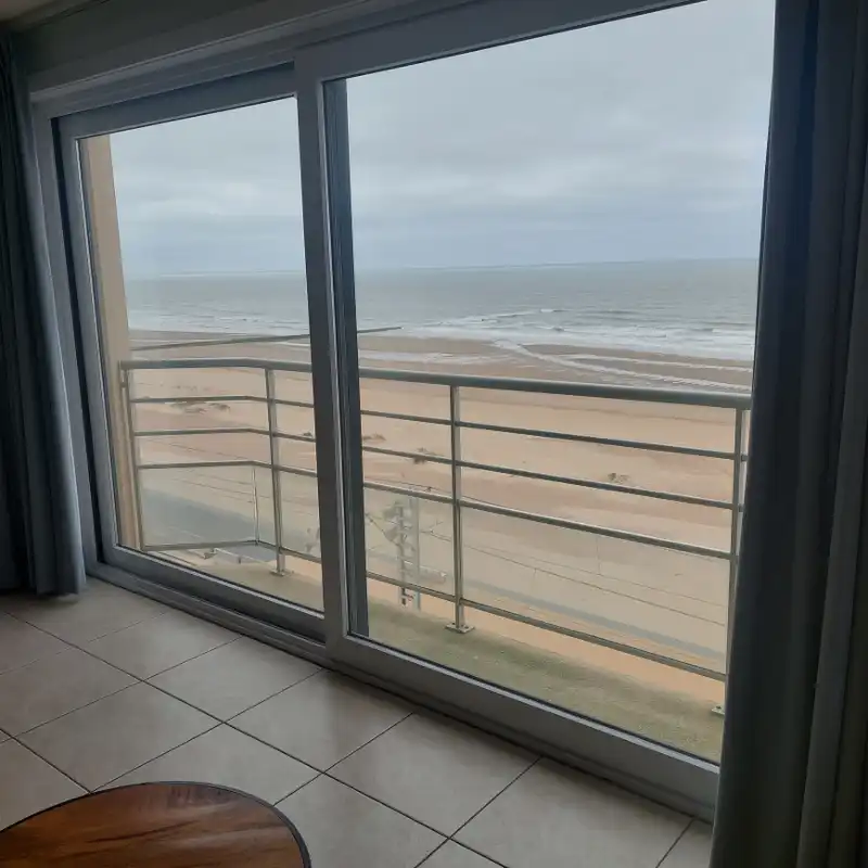 Prachtig hoekappartement met fenomenaal zeezicht foto 4