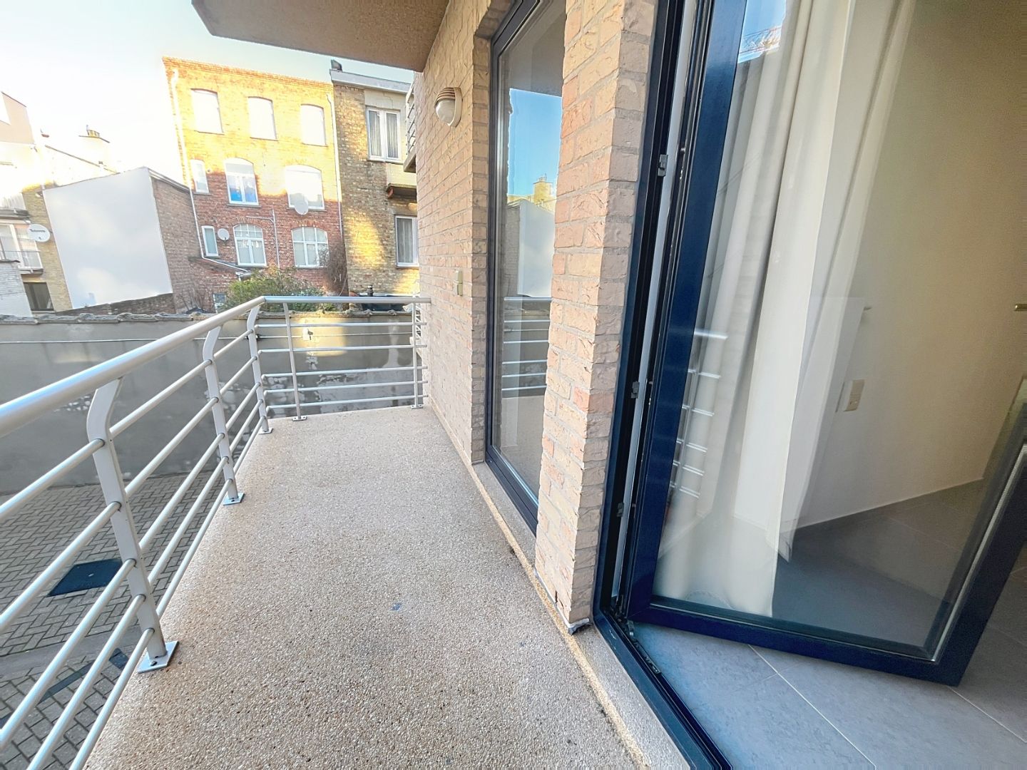 Instapklaar twee slaapkamer appartement op 500m van zee, EPC label B foto 9