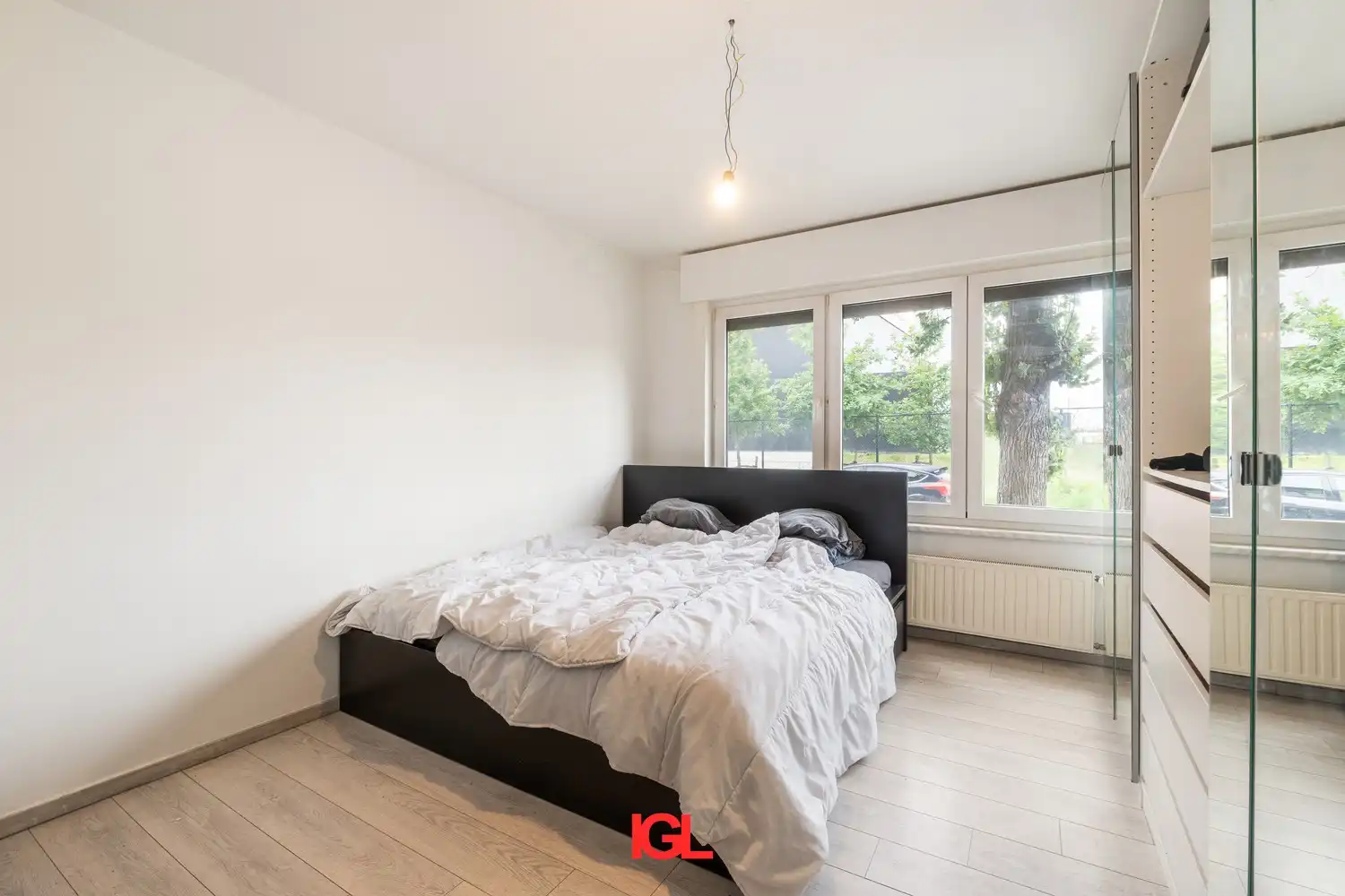 Gerenoveerd gelijkvloersappartement met 2 slaapkamers & garage foto 11