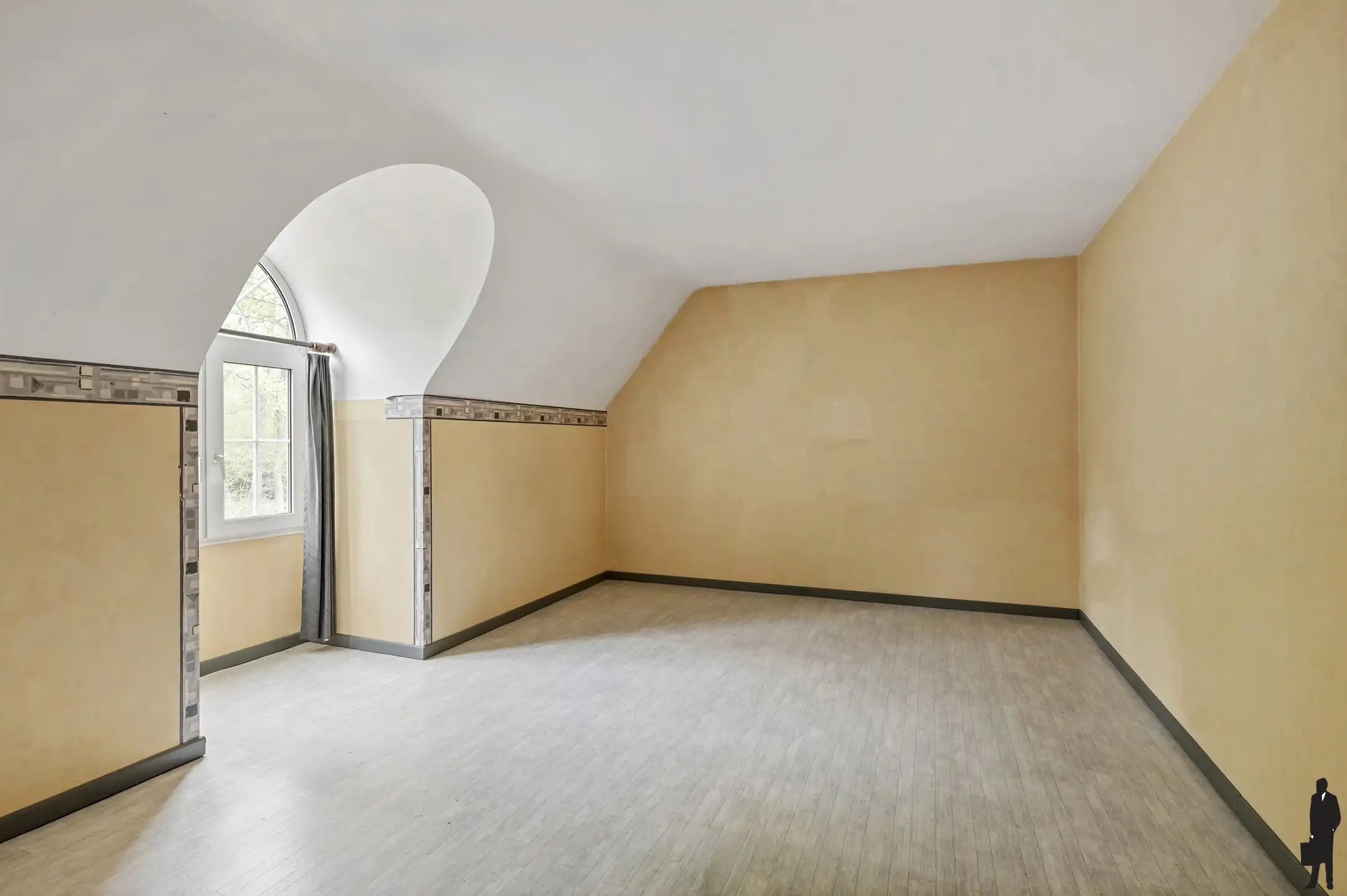 Riante villa met maar liefst 498m² woonopp. nabij Bels groen foto 11