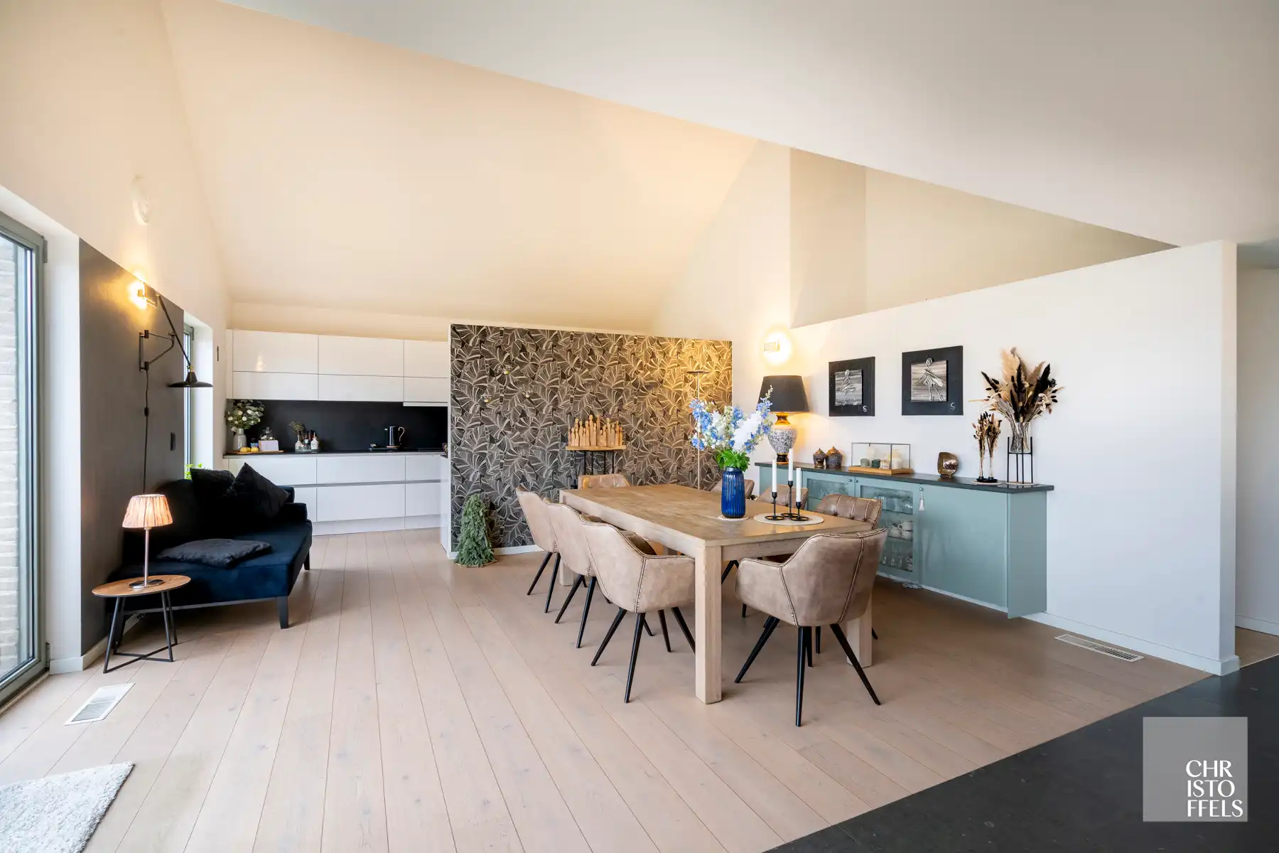 Ruime woning in Bilzen met veel woon- en werkmogelijkheden!  foto 3