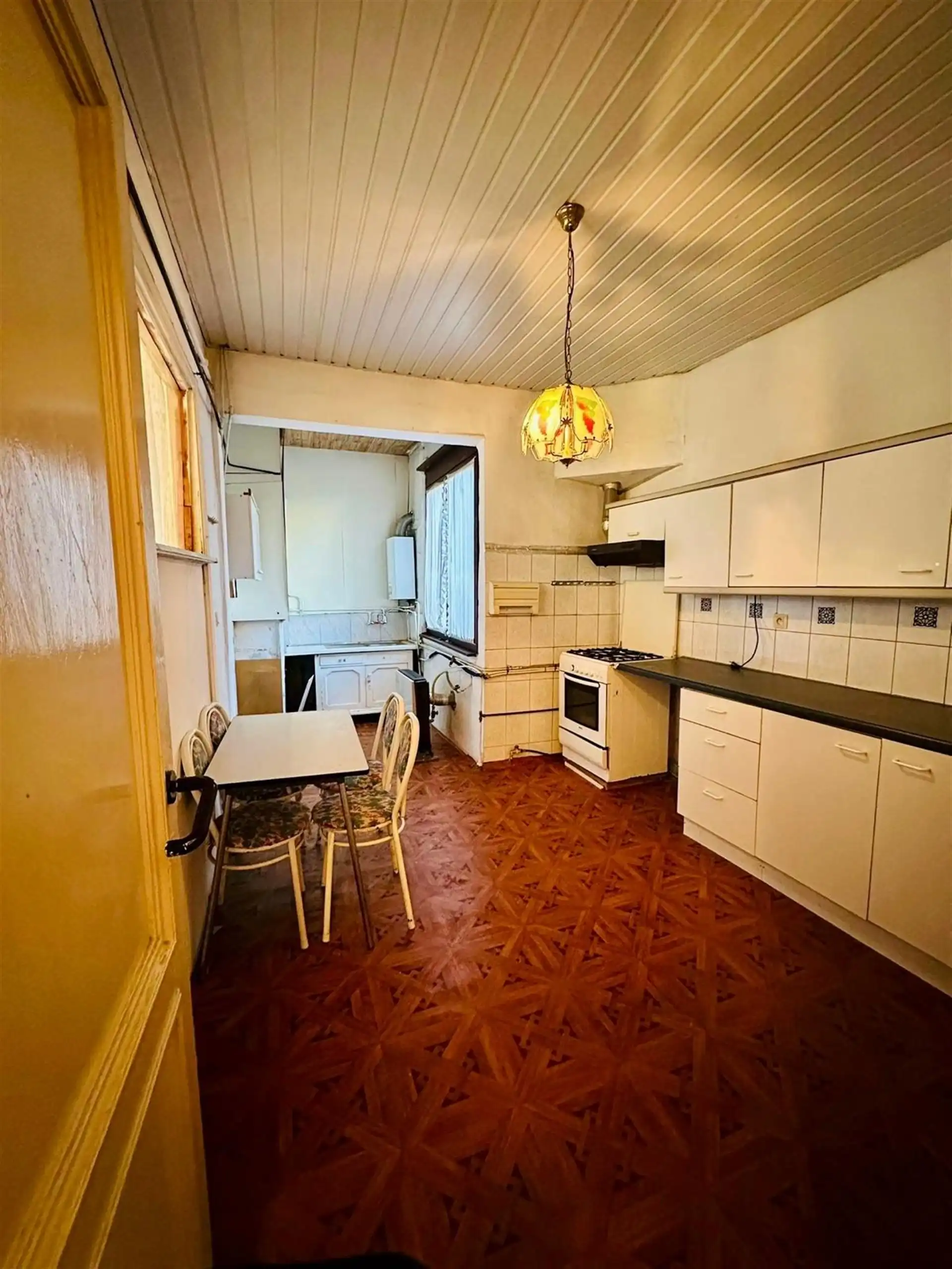 Te renoveren woning met veel potentieel in Berchem!  foto 14