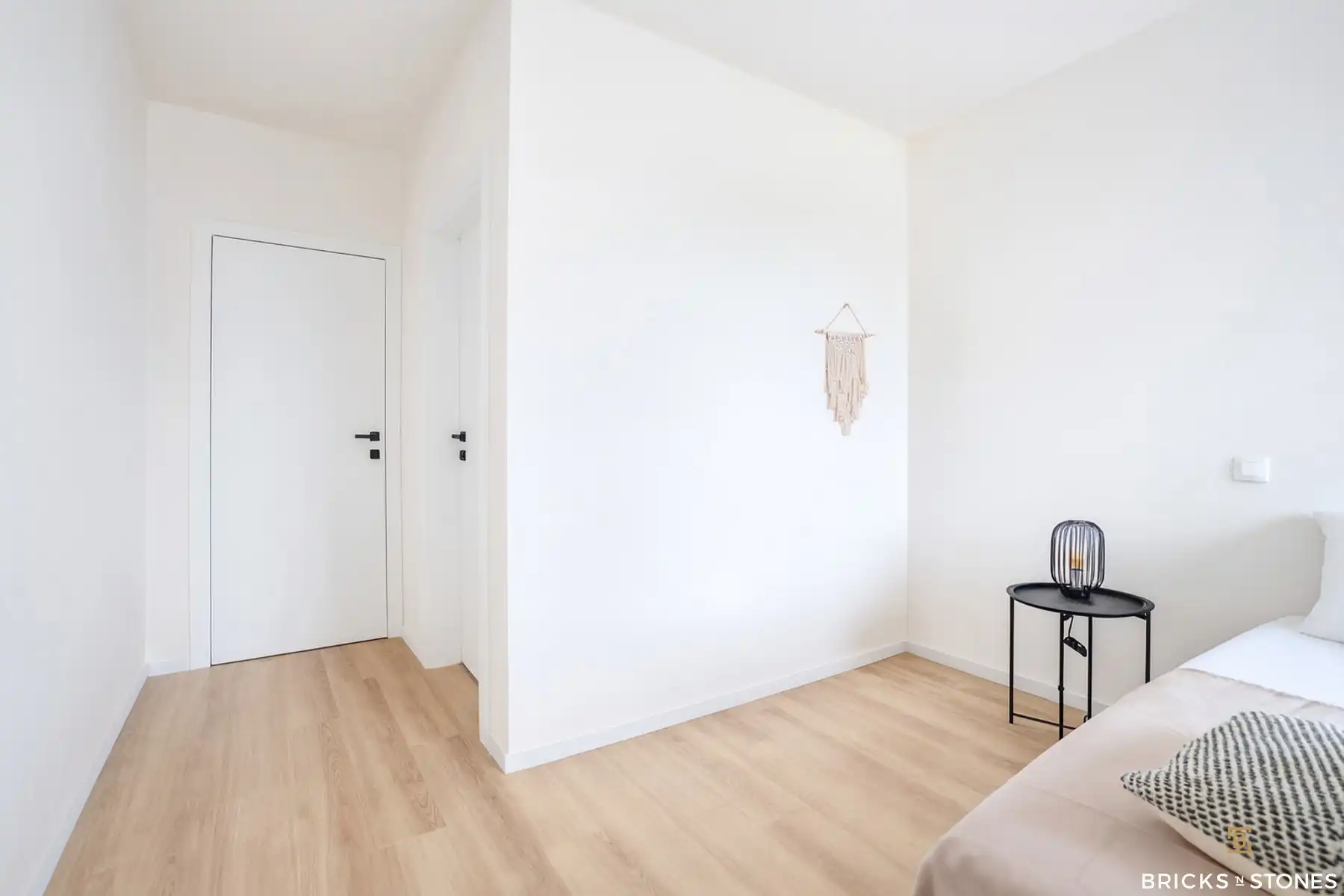 Stijlvolle nieuwbouwwoning met tuin, 3 slpks & 2 badk foto 14