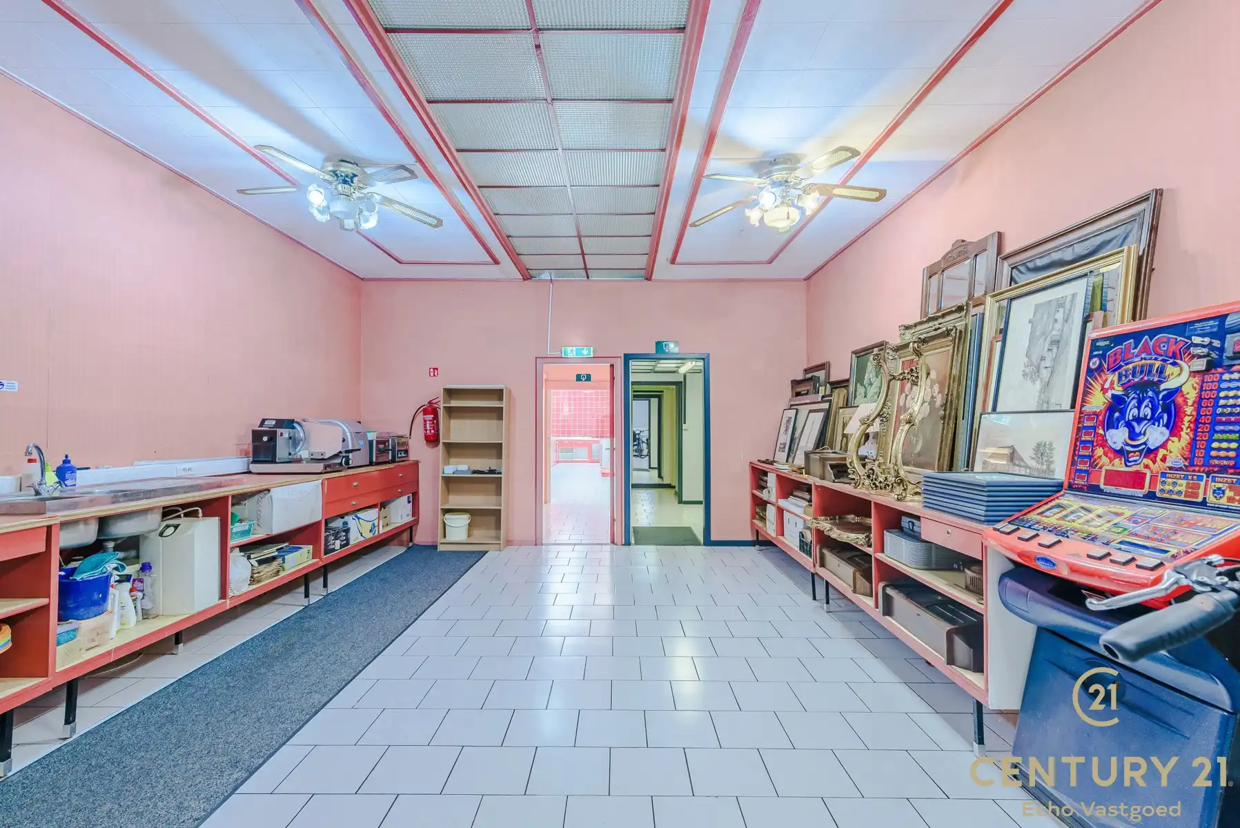 Ruim, startklaar handelspand met woonst op toplocatie foto 7