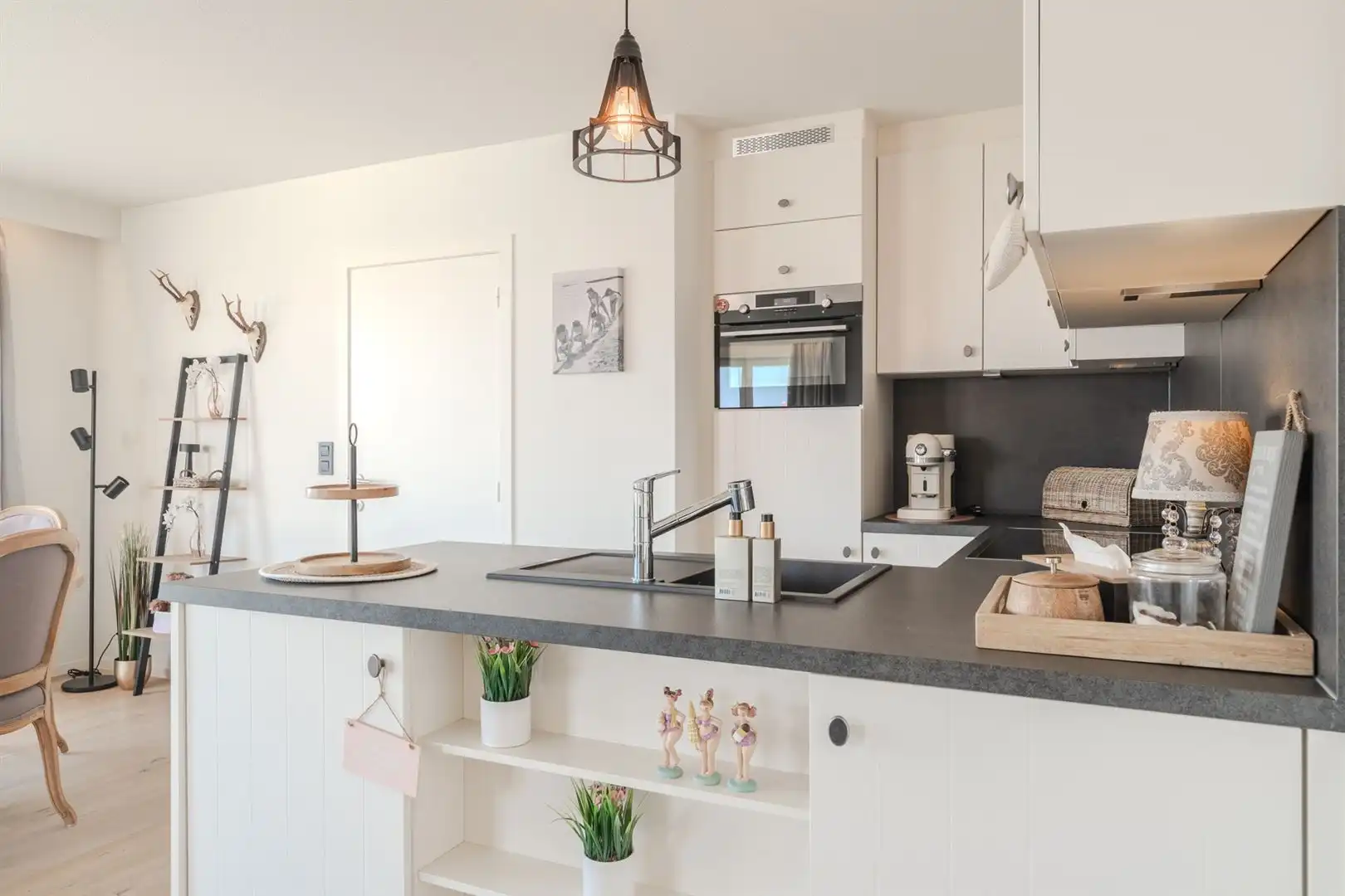 Uniek afgewerkt appartement zongericht in perfecte staat foto 16