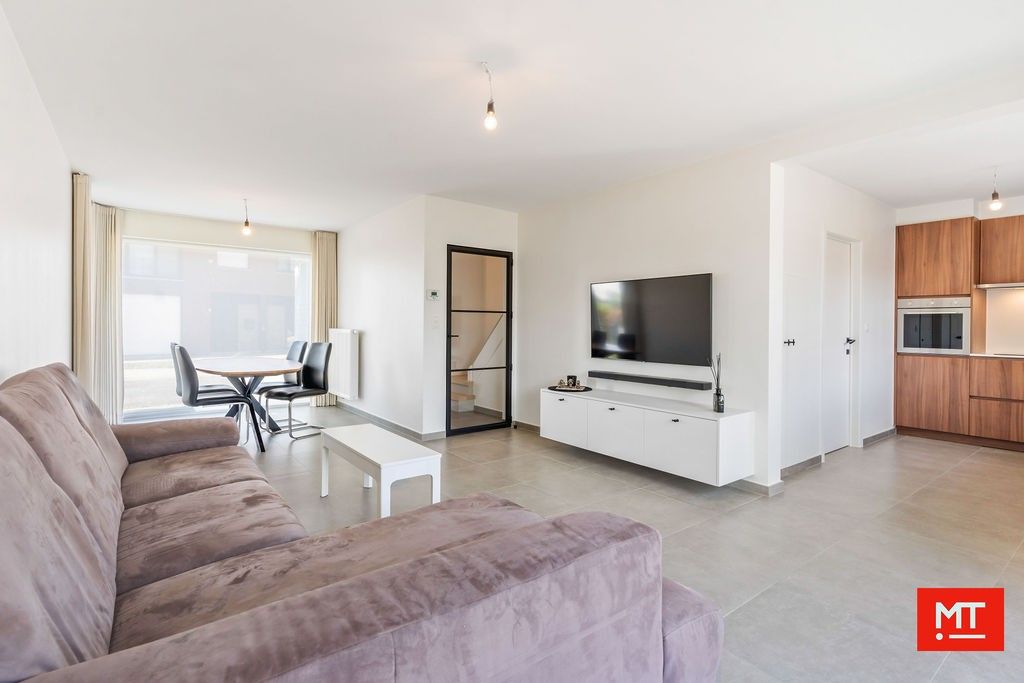 Gerenoveerde halfopen woning op het einde van een doodlopende straat te Zonnebeke foto 3