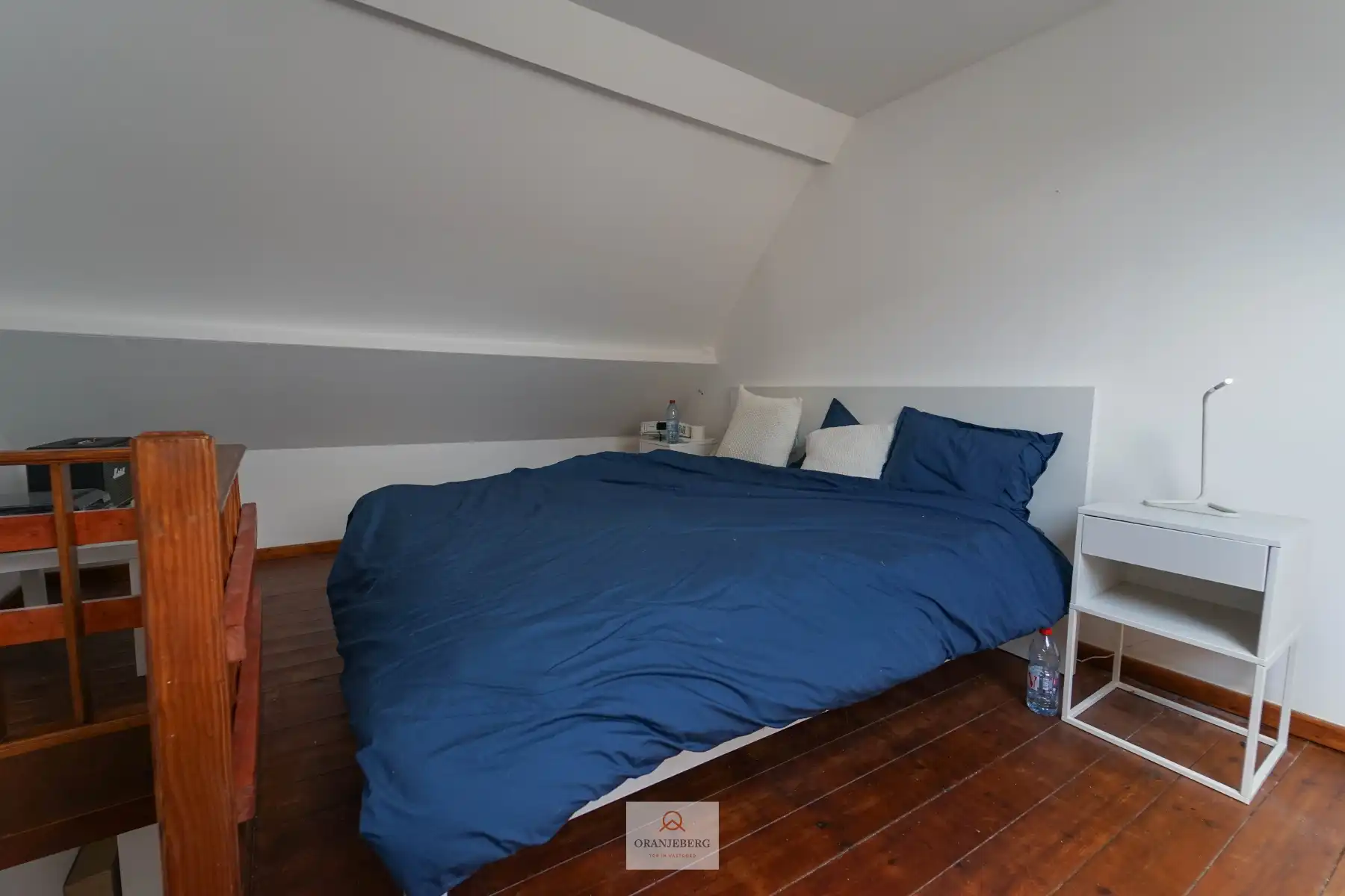 Charmante bemeubelde citéwoning nabij Coupure foto 22