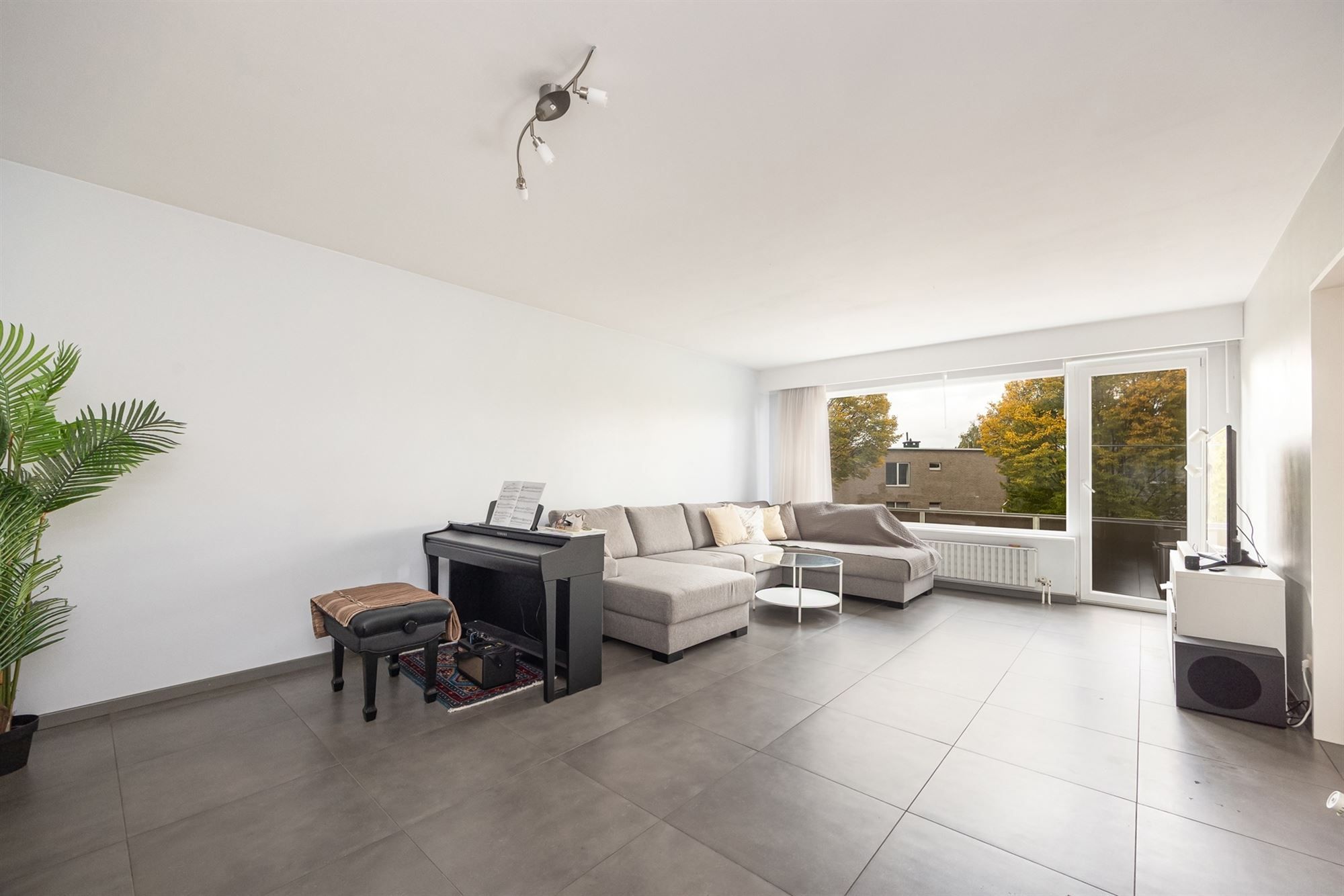 Instapklaar app. met 2 slpkmrs. en terras foto {{pictureIndex}}