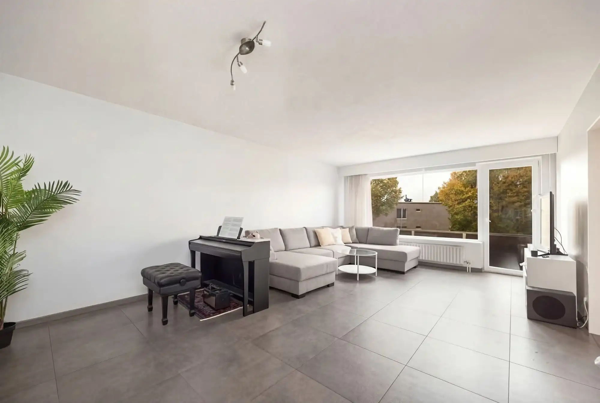 Instapklaar app. met 2 slpkmrs. en terras foto {{pictureIndex}}