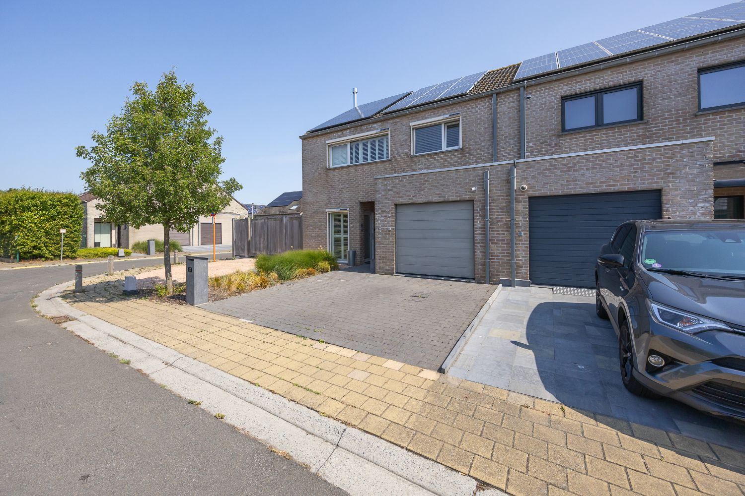 Ruime recente halfopen woning te koop in Bredene-Dorp foto 2