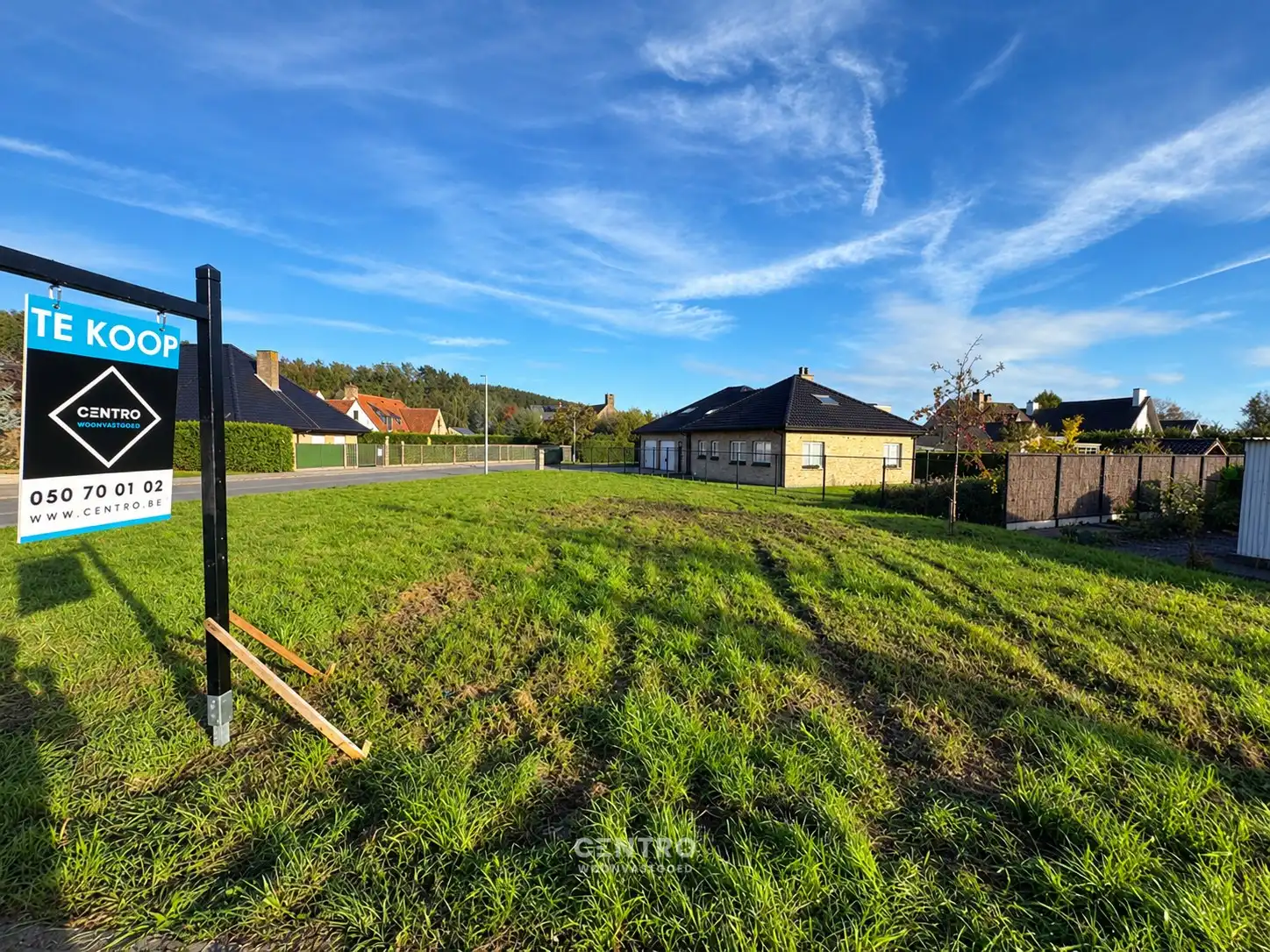 BOUWGROND voor ééngezinswoning (met praktijkruimte)! foto {{pictureIndex}}