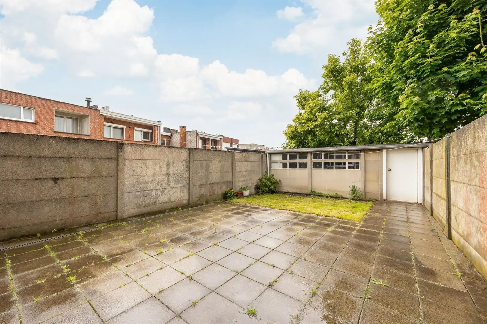 Ruime gezinswoning met zonnige tuin en renovatiepotentieel foto 27