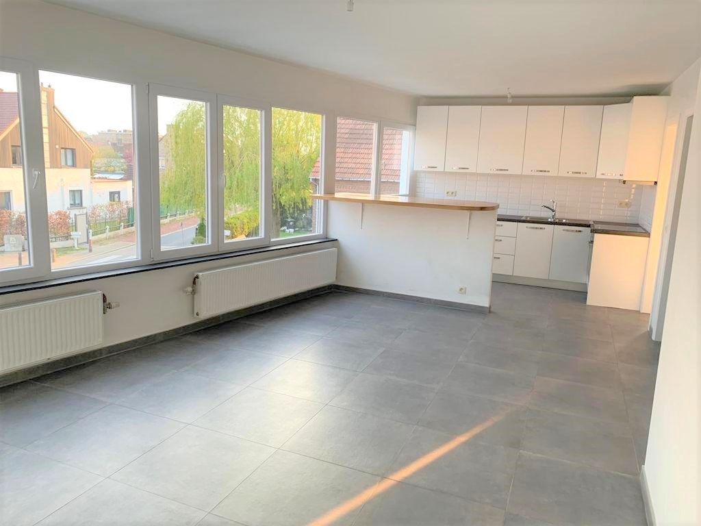 Commercieel gelijkvloers + appartement. foto 15