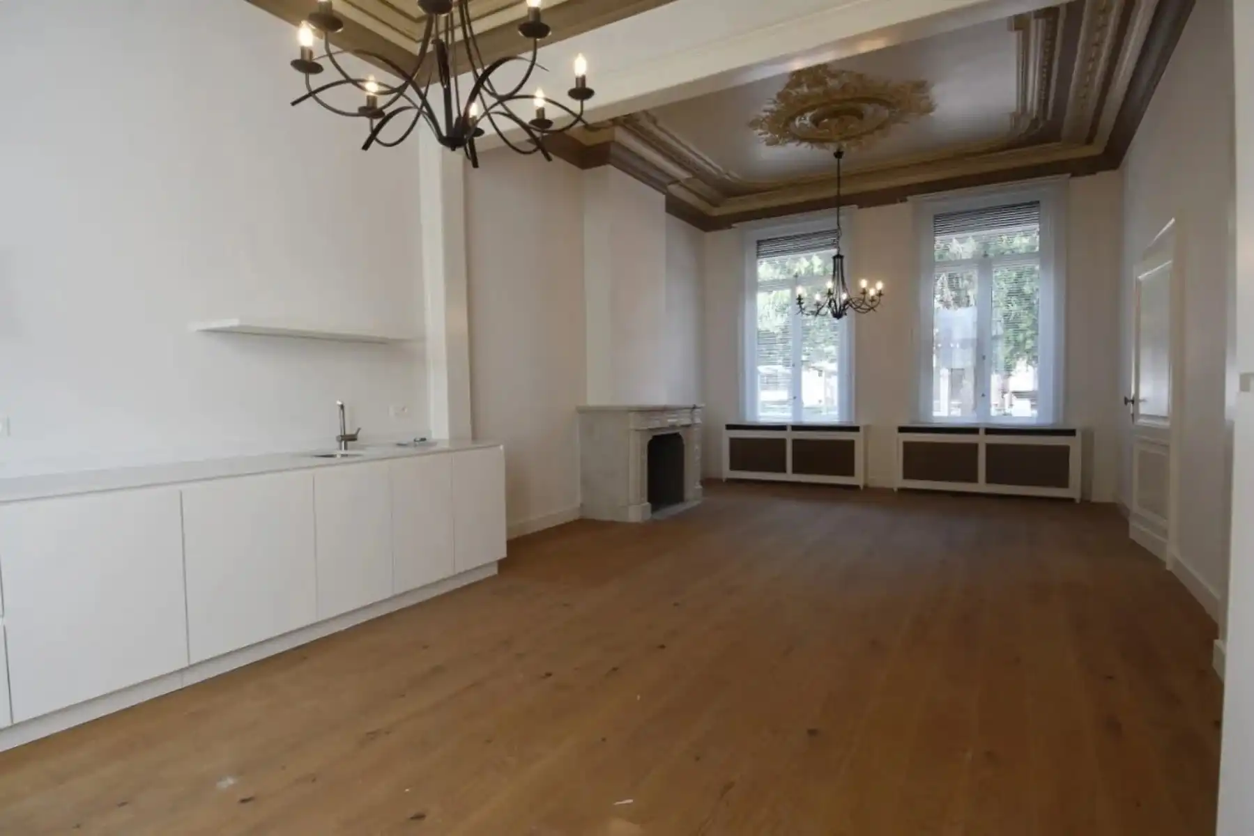 Charmante woning in monumentaal klassegebouw foto 5