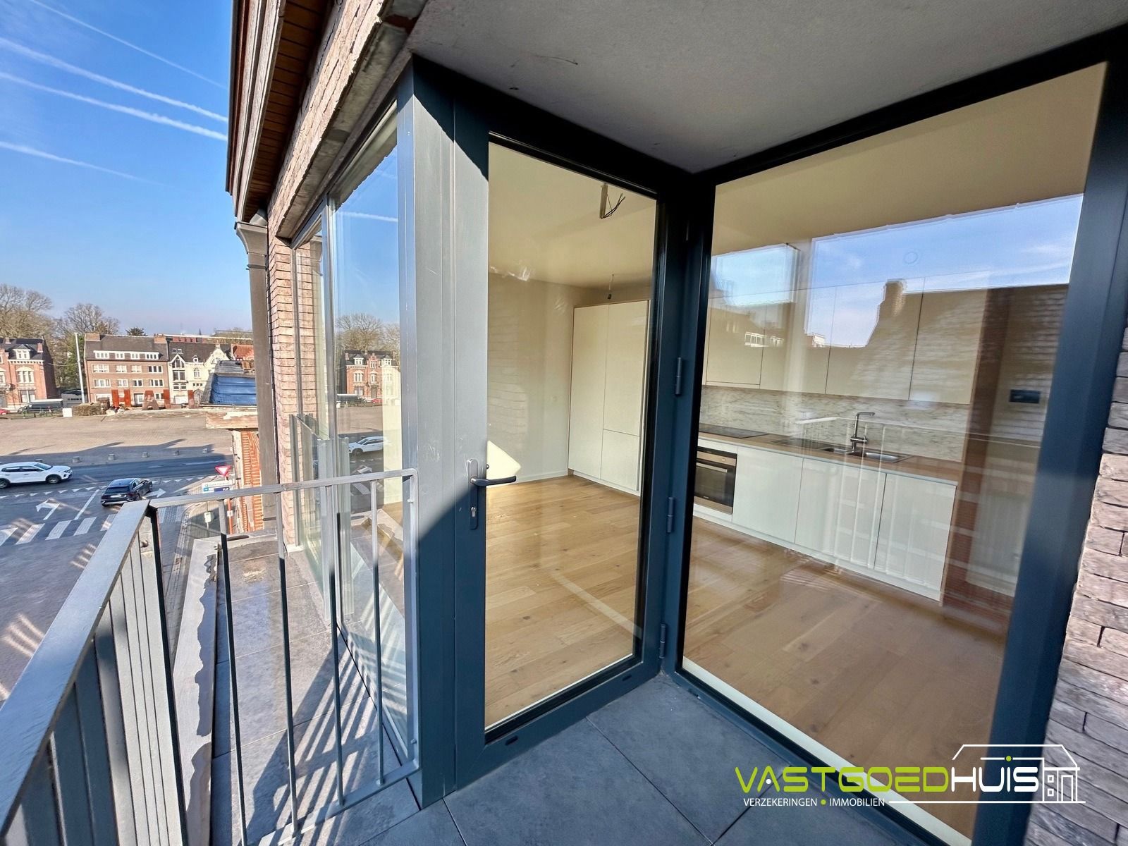 Hedendaags duplex appartement met terras foto 12