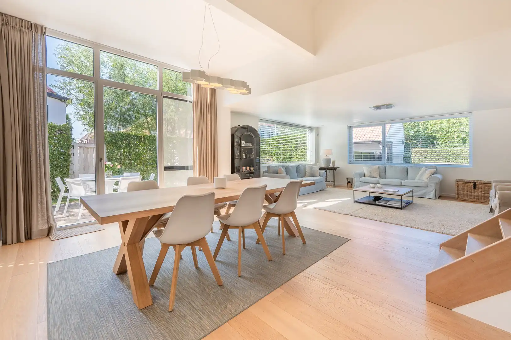 Prachtige, lichtrijke woning vlakbij het pittoreske Oosthoekplein in het Zoute op wandelafstand van de zee en het Zwin. foto 3