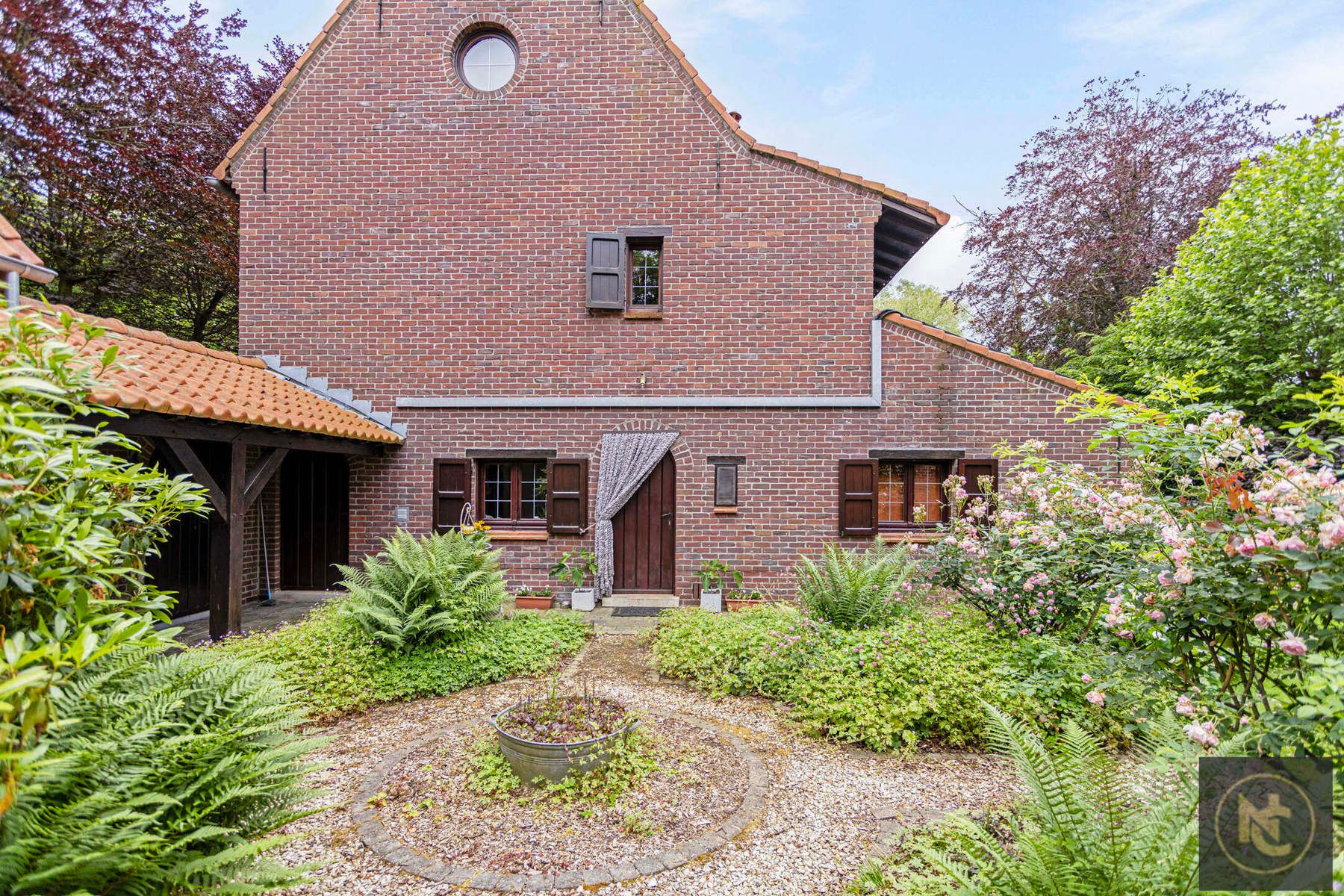 Uitzonderlijke villa met 6 slaapkamers en 2 garages foto 50