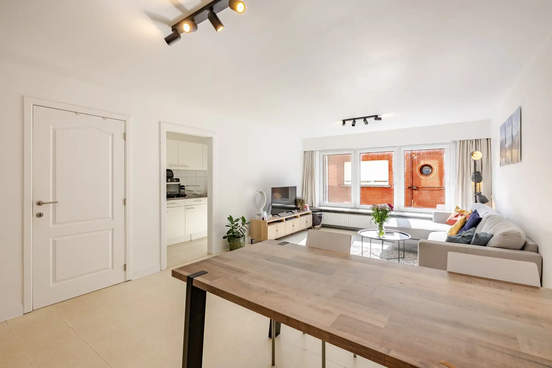 Perfect instapklaar en recent gerenoveerd appartement met garage op toplocatie in Liedekerke foto 3