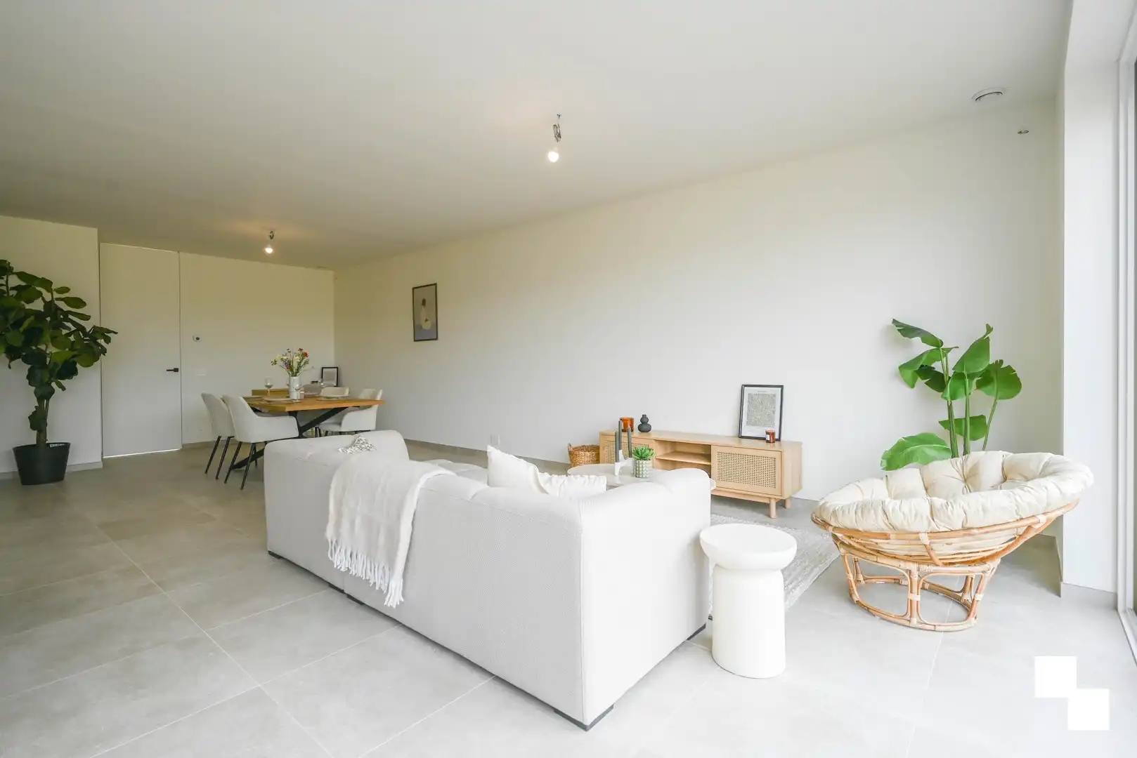 Hoogwaardig afgewerkte halfopen nieuwbouwwoning foto 6