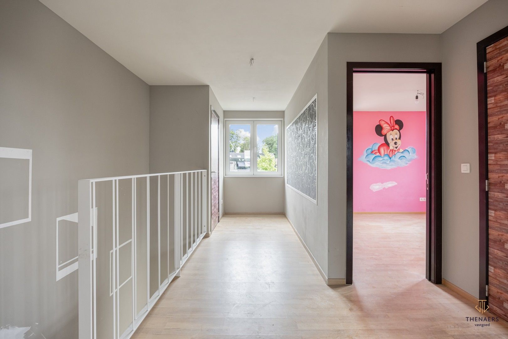 Moderne half‑open bebouwing met 3 slaapkamers op een rustige ligging. foto 16