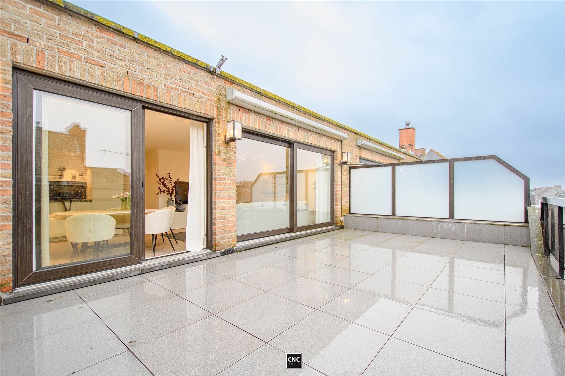 Gerenoveerde penthouse met groot zonne-terrassen op 20 meter wandelafstand van de zeedijk en het strand foto 5