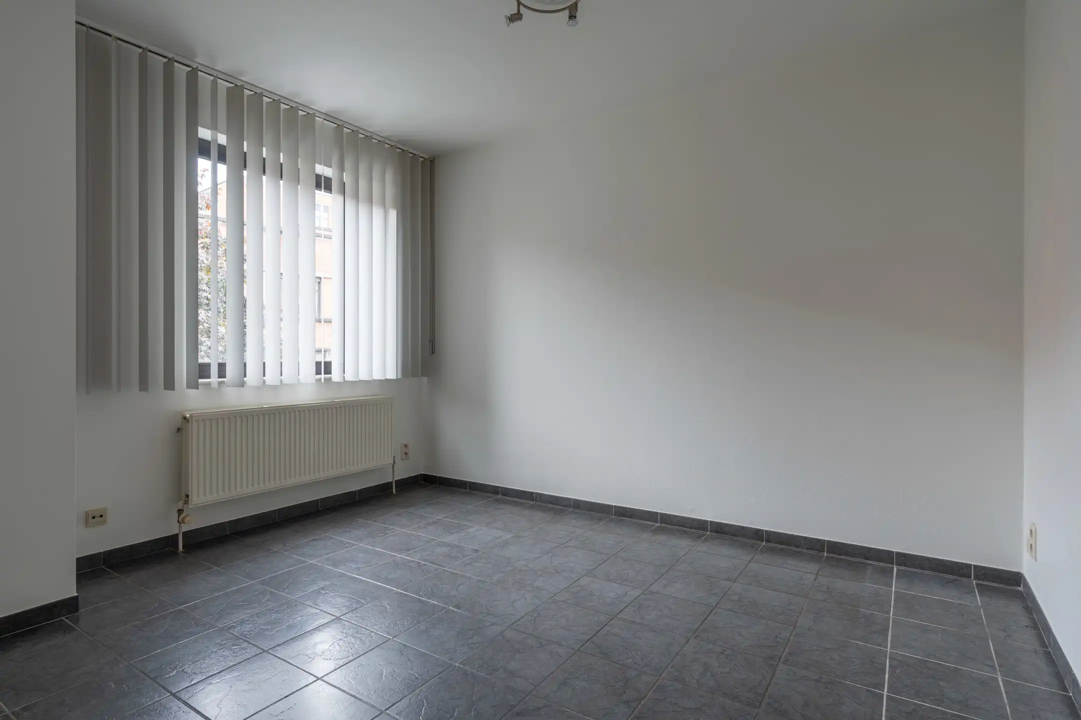 Ruim 3-slaapkamer appartement met terras te Turnhout. foto 11