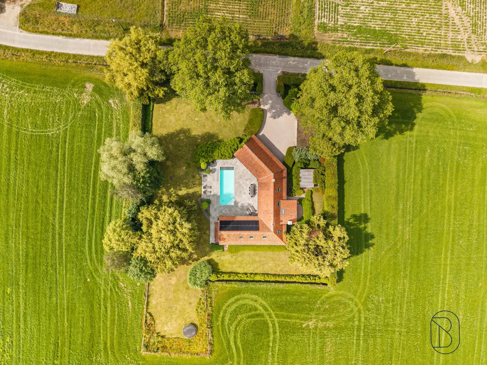 Charmante hoeve met zwembad en praktijkruimte in Kruishoutem foto 4