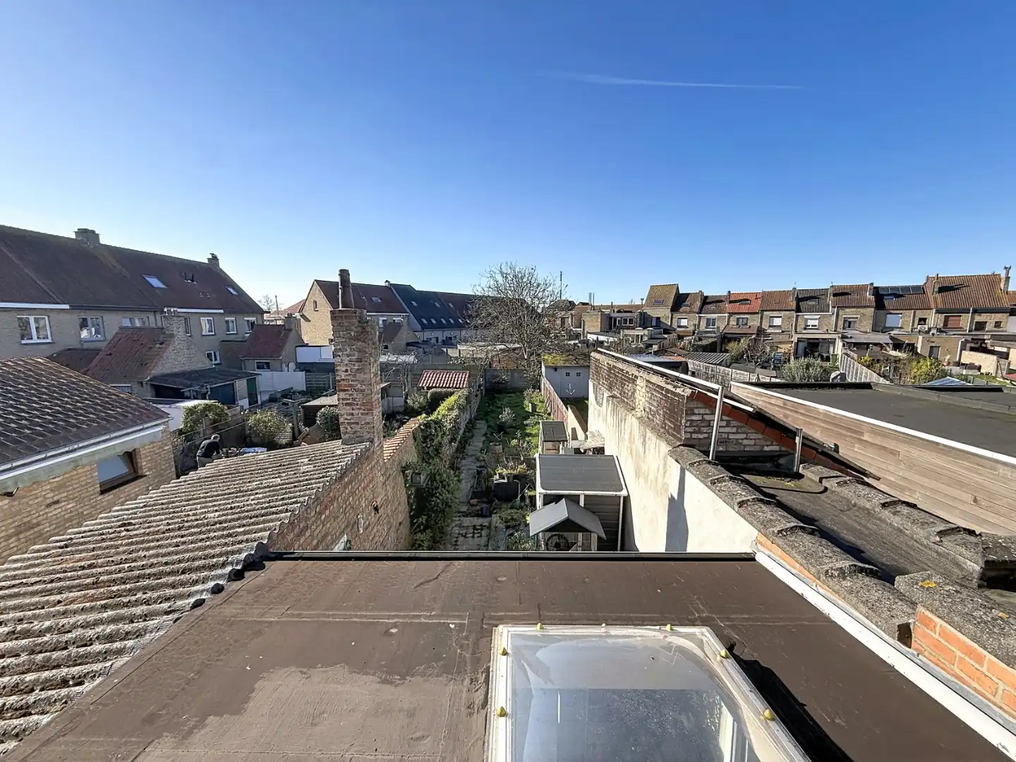 Op te knappen gezinswoning met tuin te Nieuwpoort-Stad. foto 15