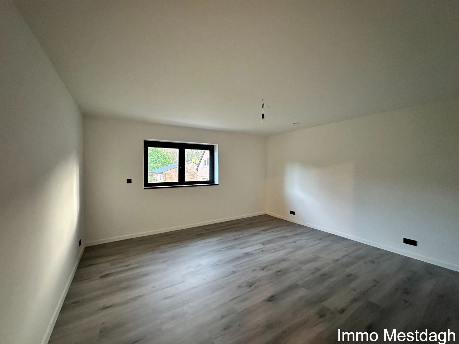 Nieuwbouw BEN woning met terras, garage, tuin. foto 18