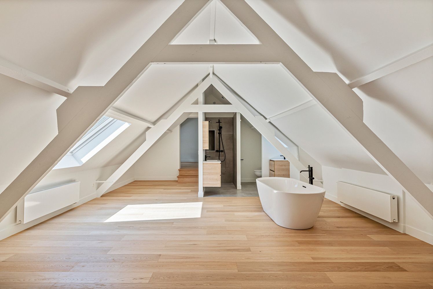 Gerenoveerde hoeve op 1313 m² met inrijlaan. foto 39