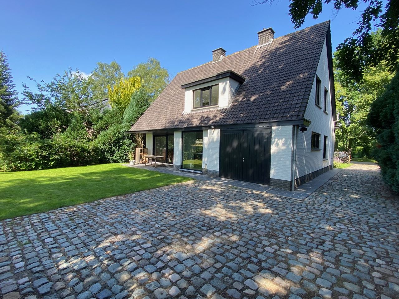 Net gerenoveerde woning met 4 slaapkamers foto 5