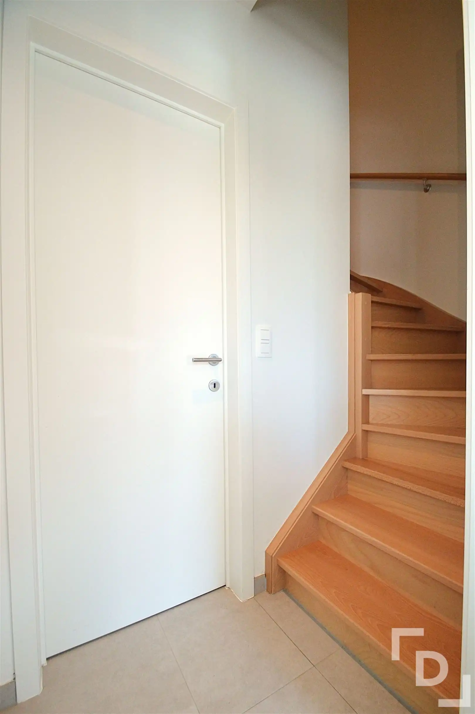 Moderne woning met tuin te huur. foto 17