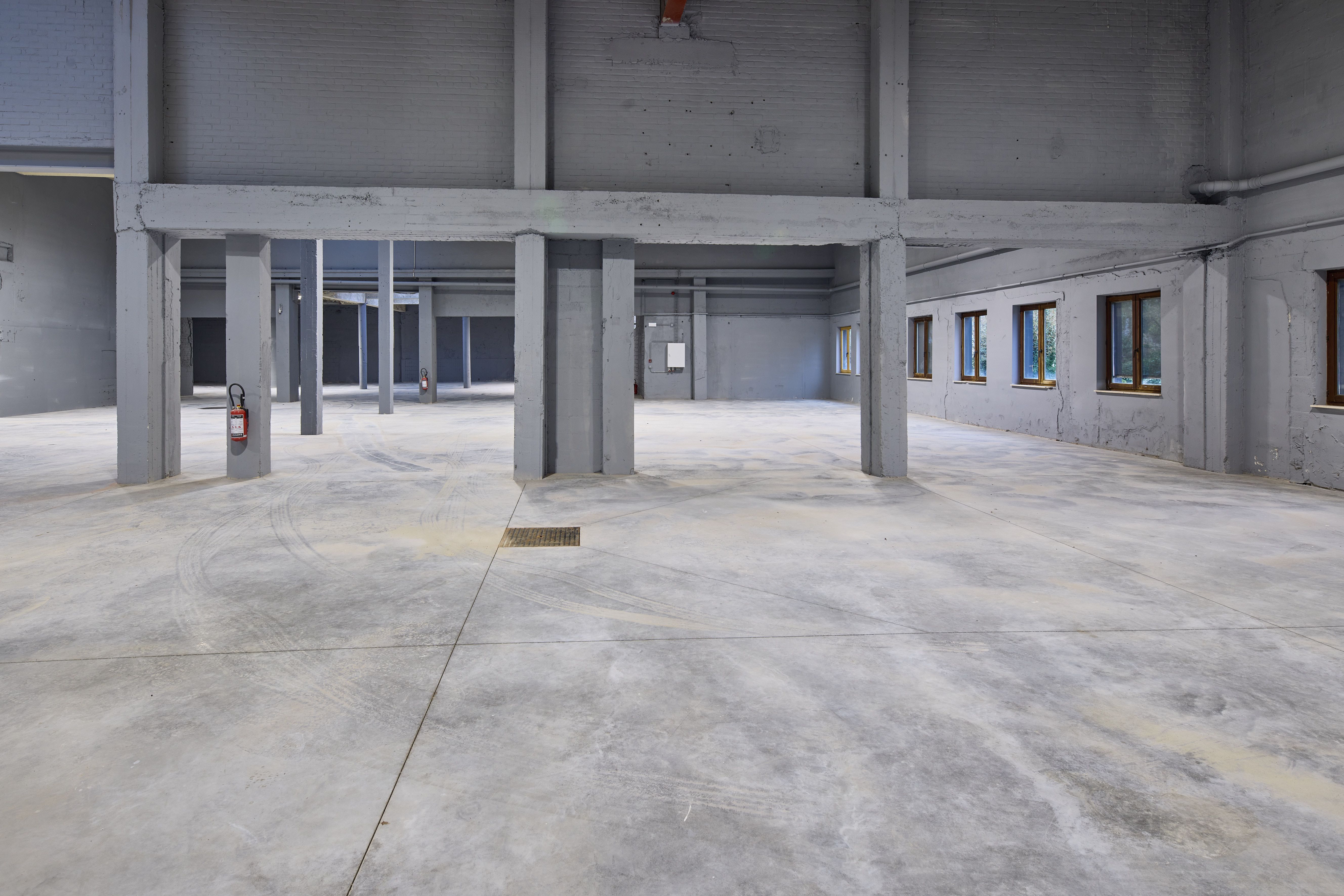 GERENOVEERDE MAGAZIJNUNIT 1200 M2 foto 40