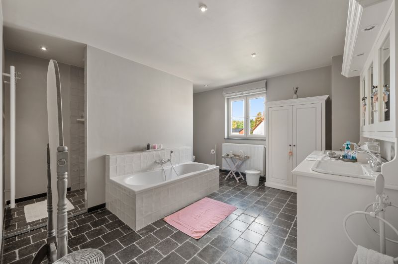 Villa van 319m² in pastorale stijl op 10a16ca foto 22