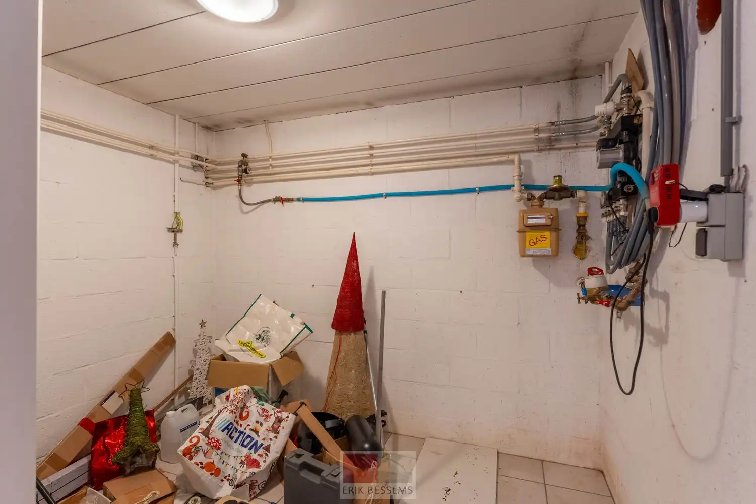 Vrijstaande woning gelegen op een royaal perceel van maar liefst 990 m² en beschikt over een bewoonbare oppervlakte van circa 221 m² foto 32